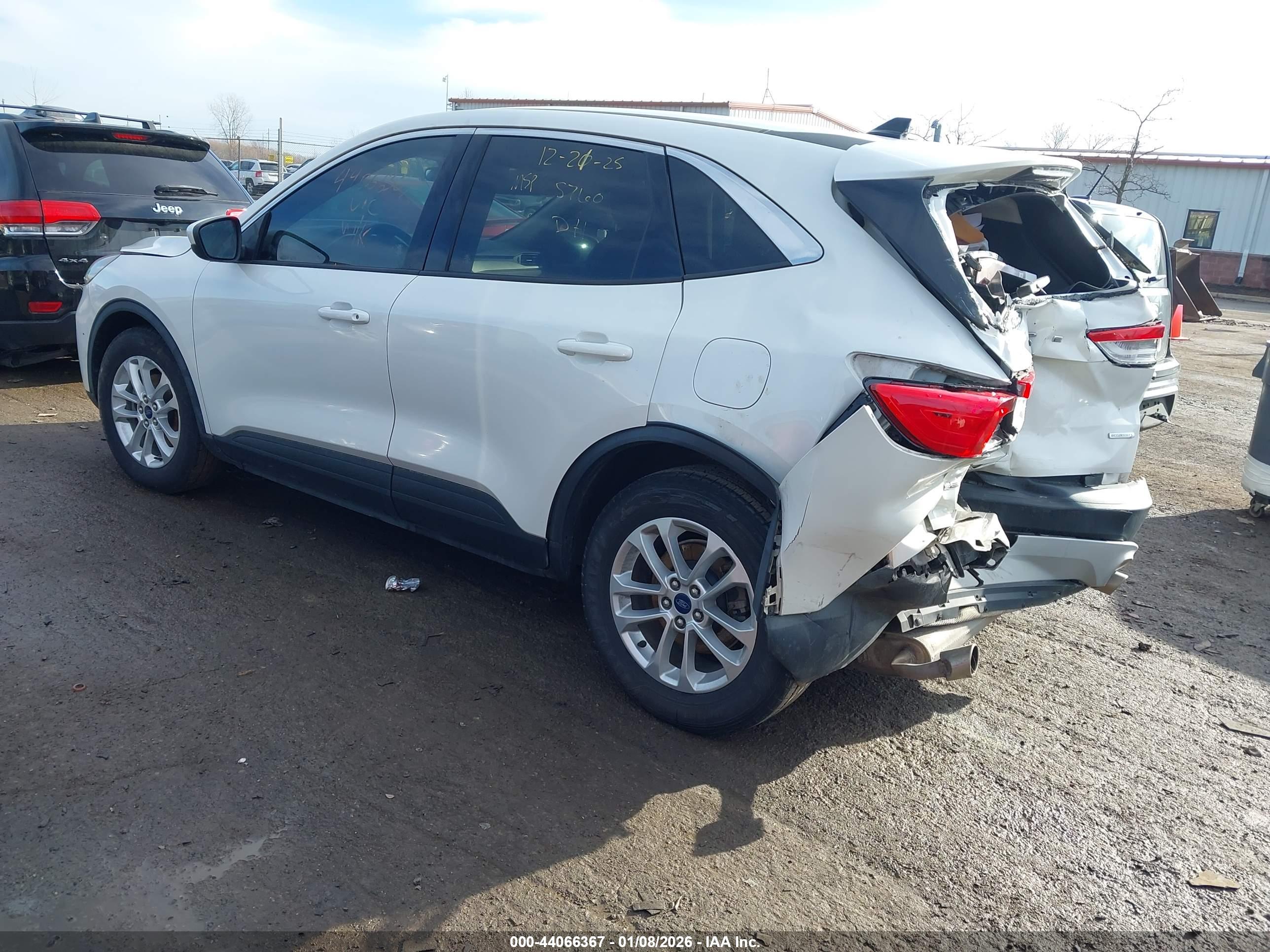 FORD ESCAPE image 3