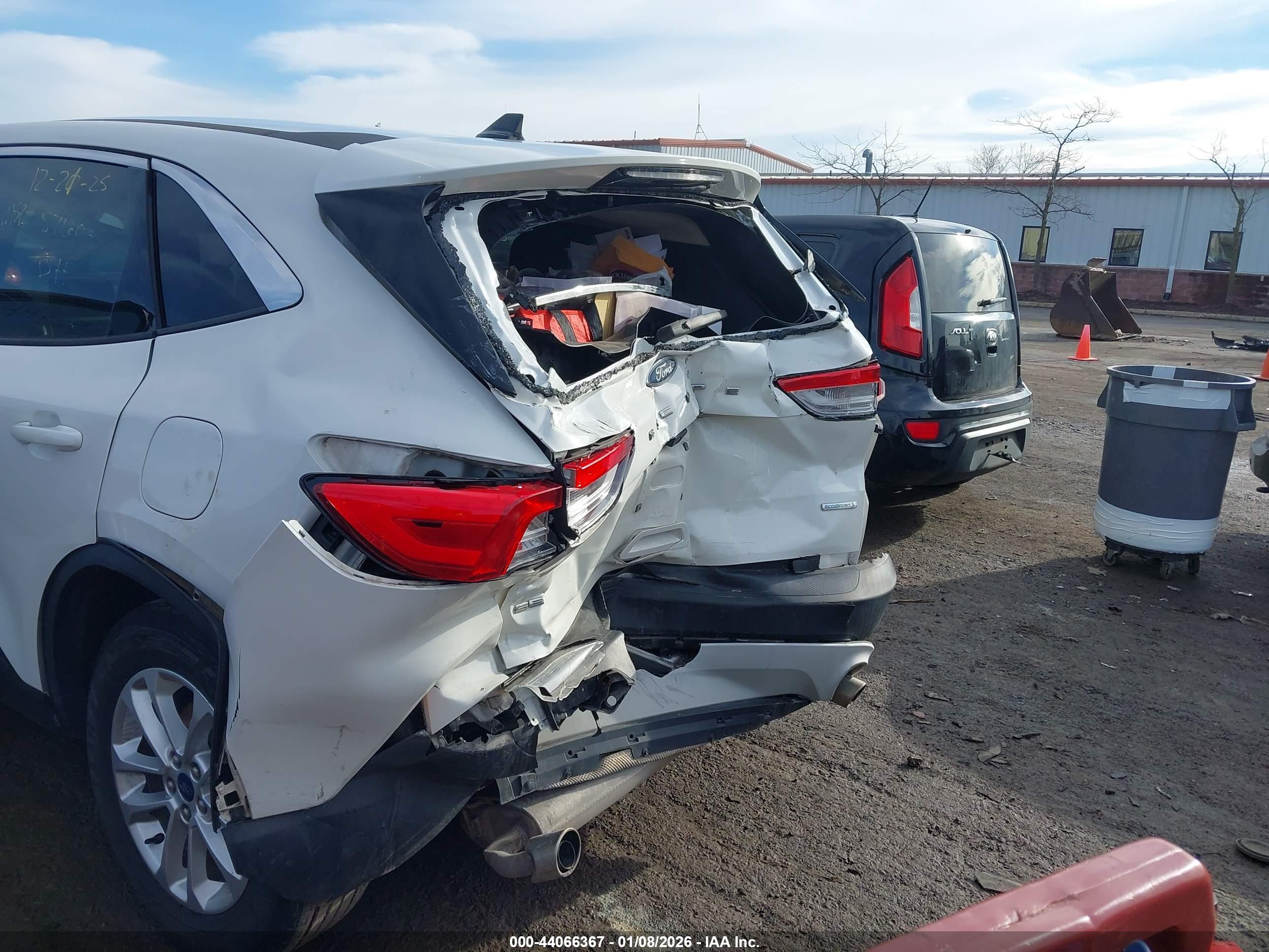 FORD ESCAPE image 6