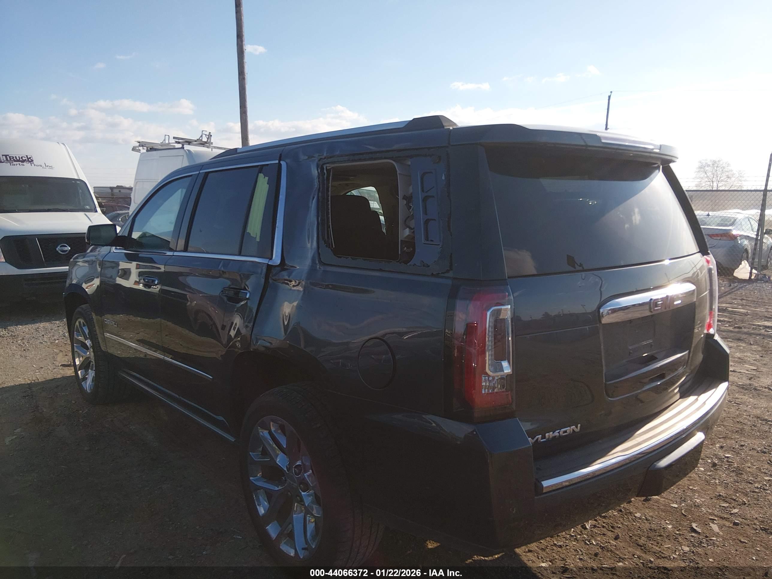 GMC YUKON image 6