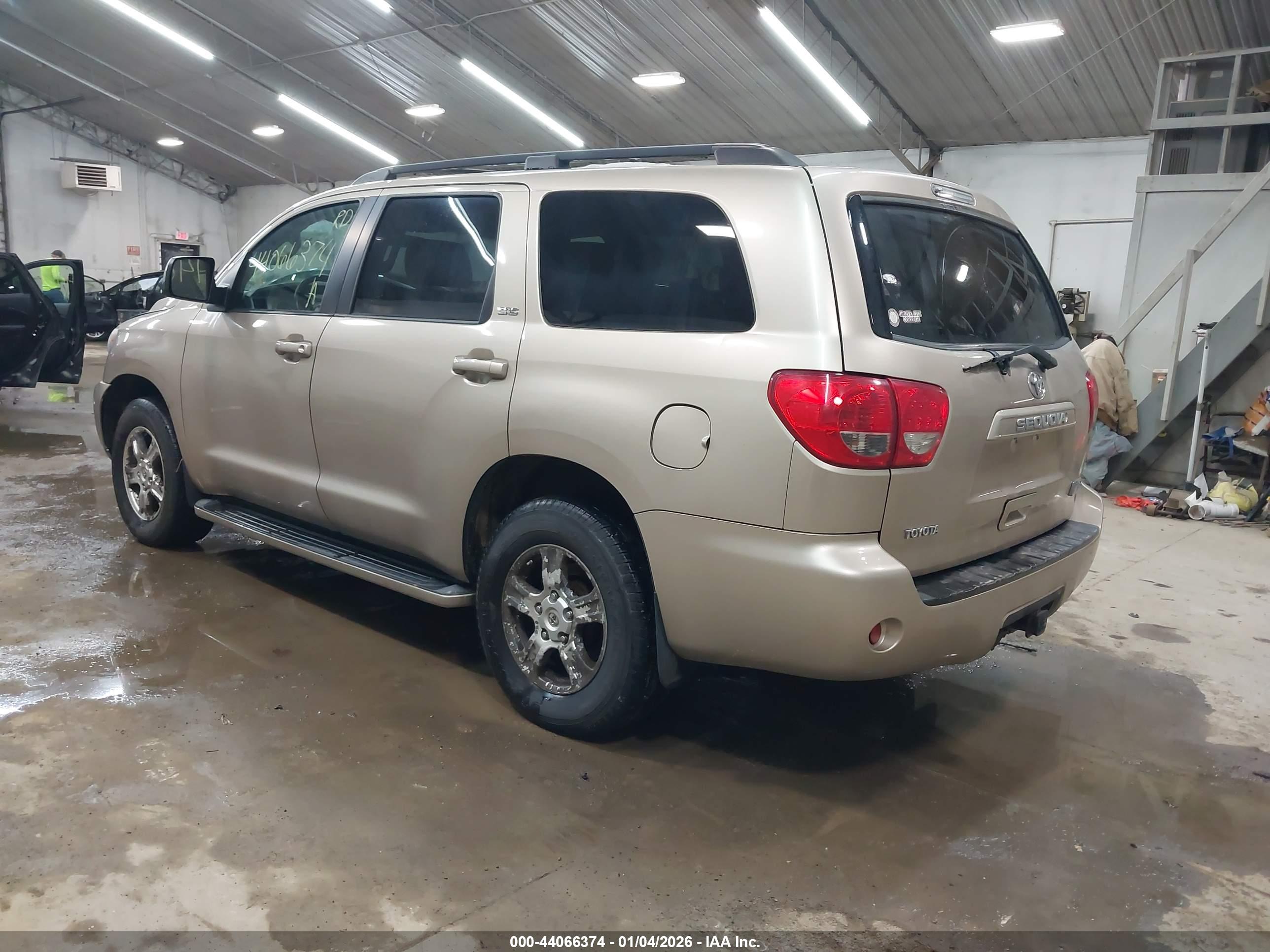 TOYOTA SEQUOIA image 3