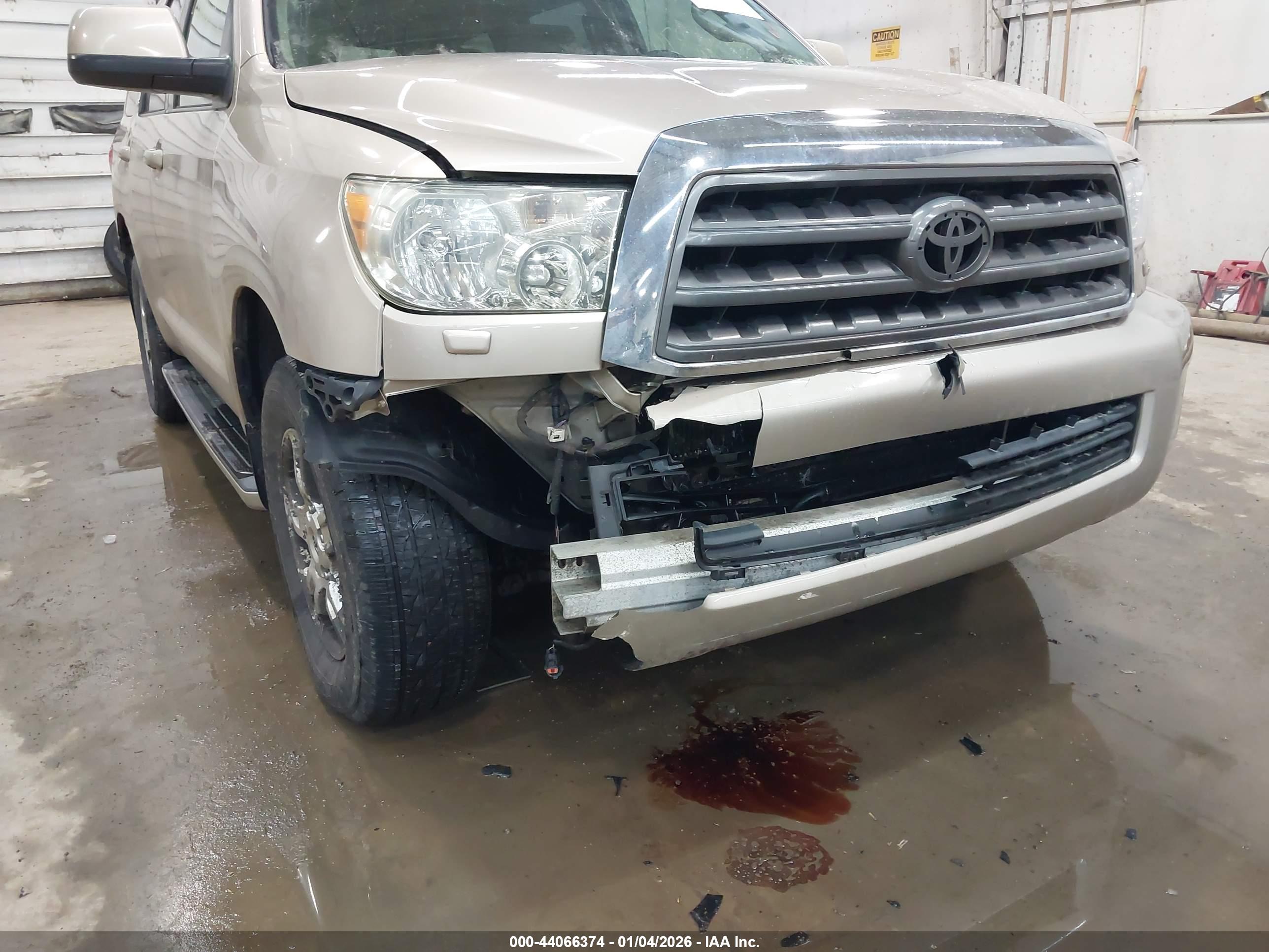 TOYOTA SEQUOIA image 6