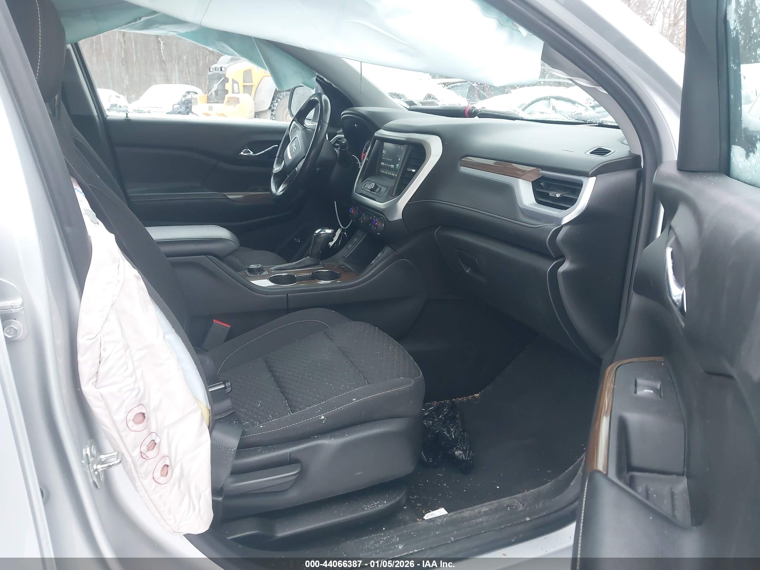 GMC ACADIA image 5