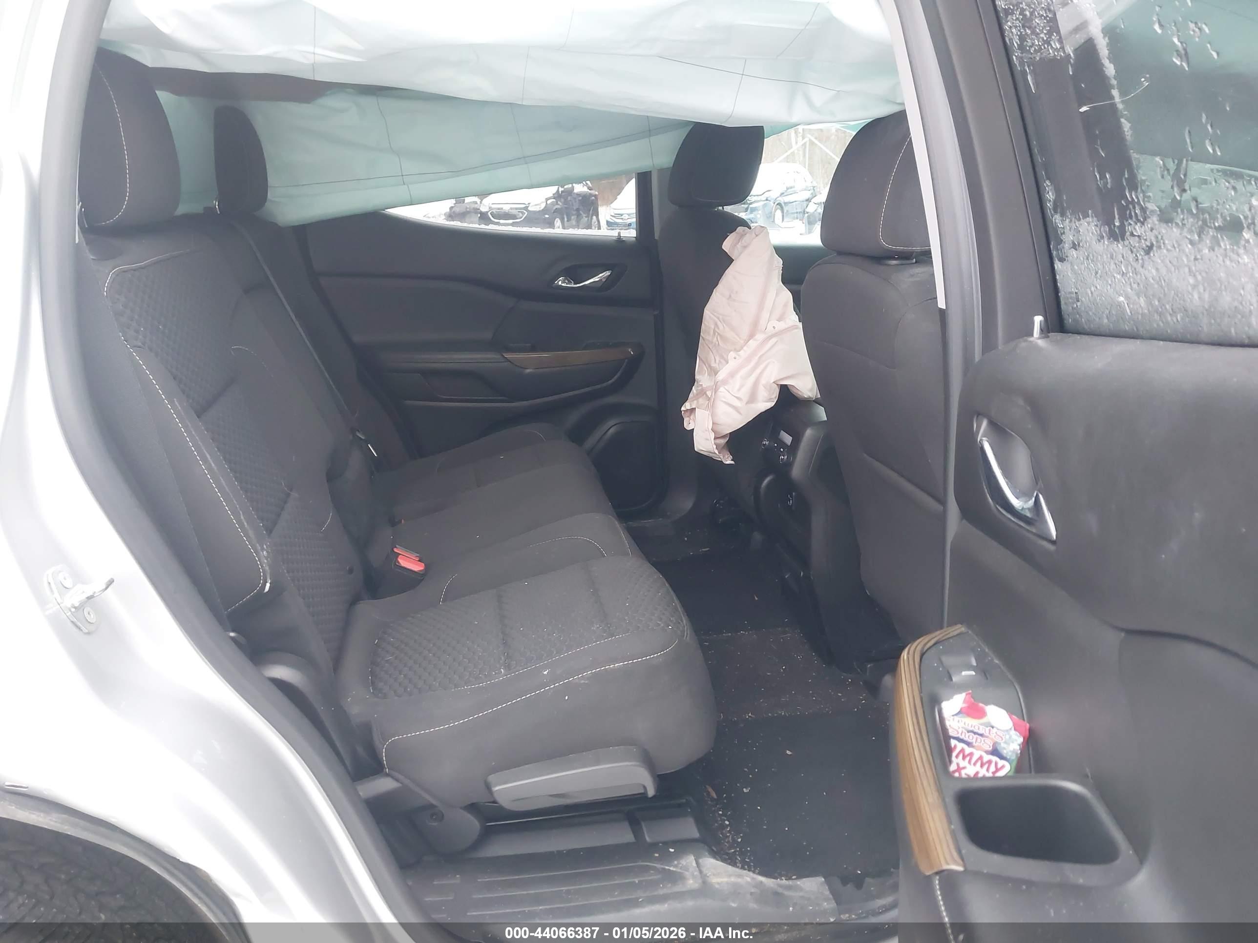GMC ACADIA image 8
