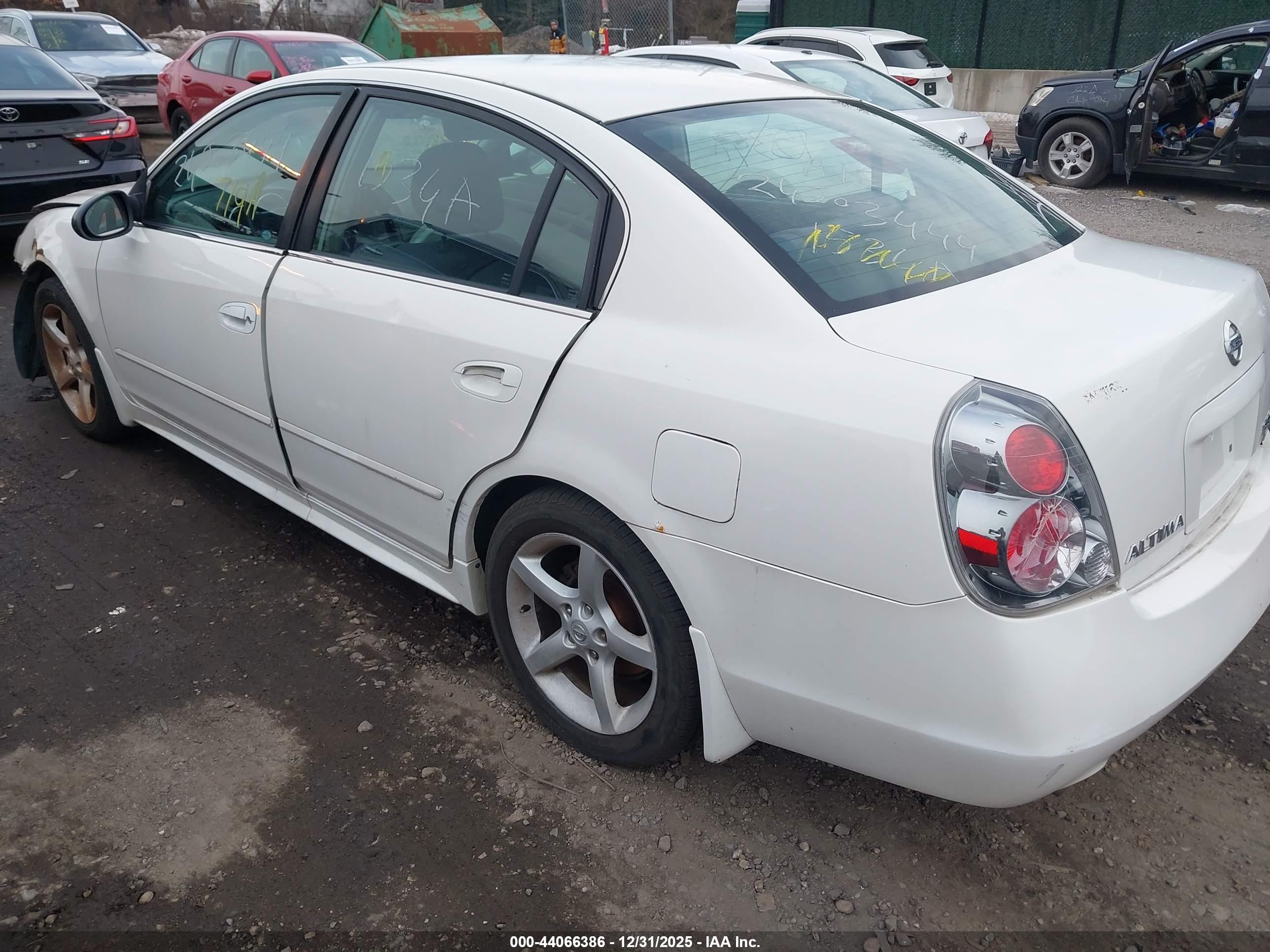 NISSAN ALTIMA image 3