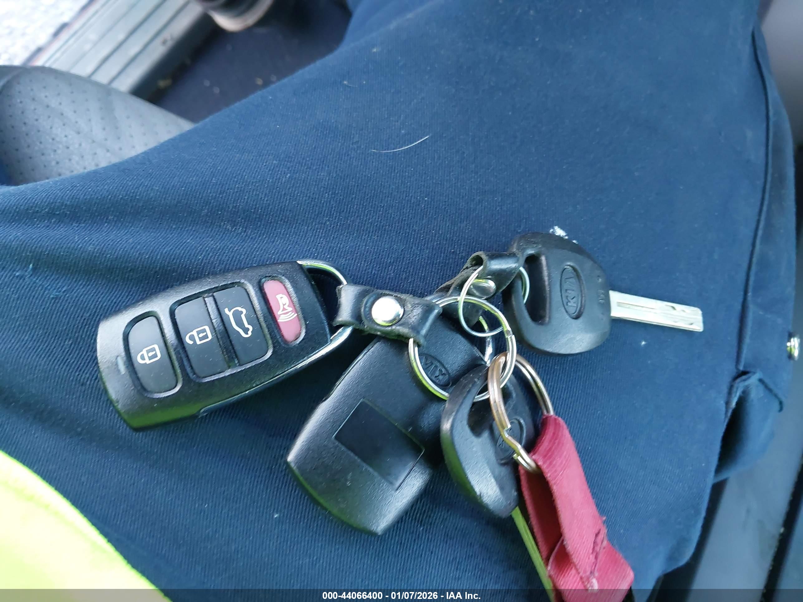 KIA BORREGO image 11