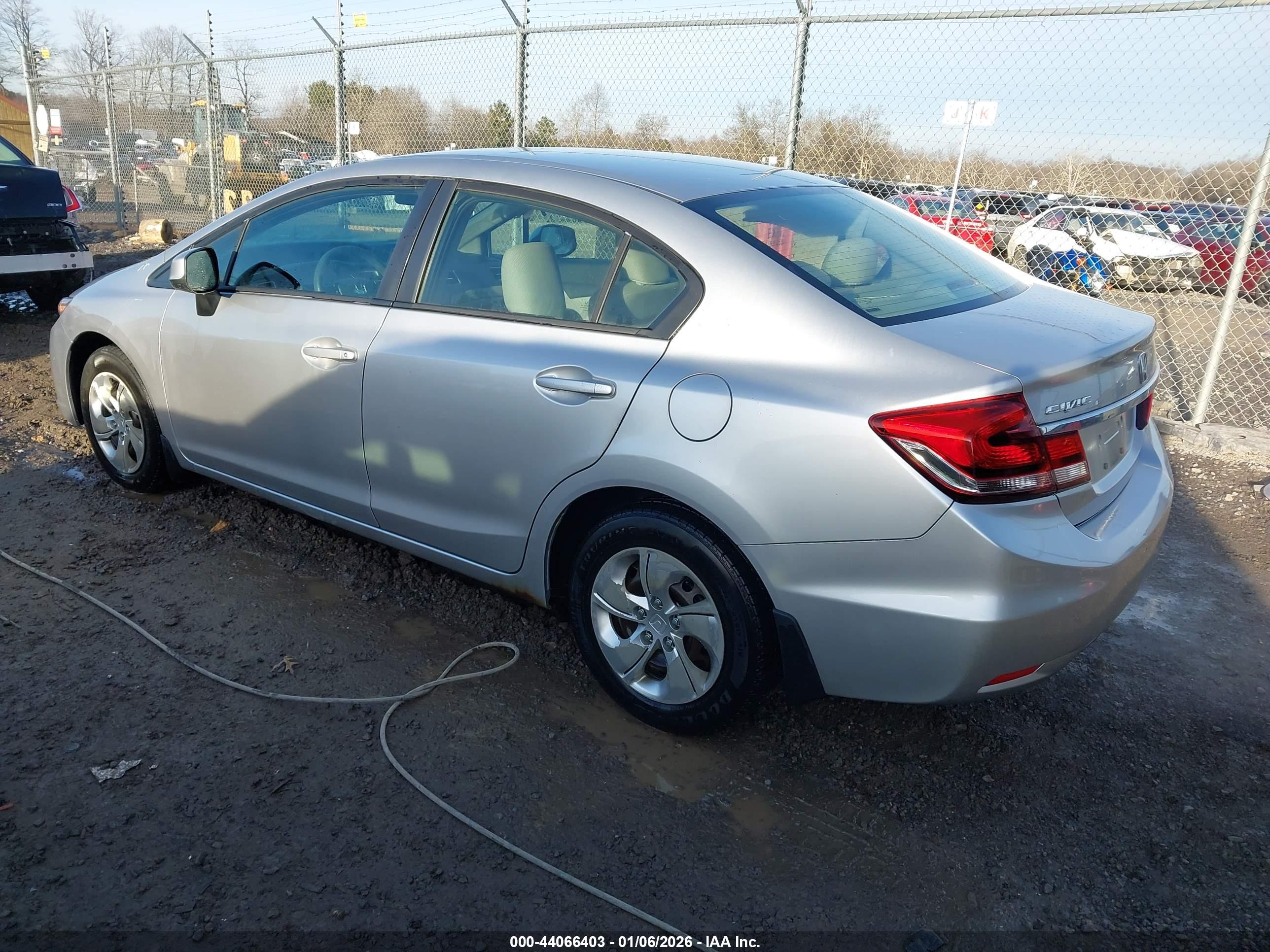 HONDA CIVIC image 3