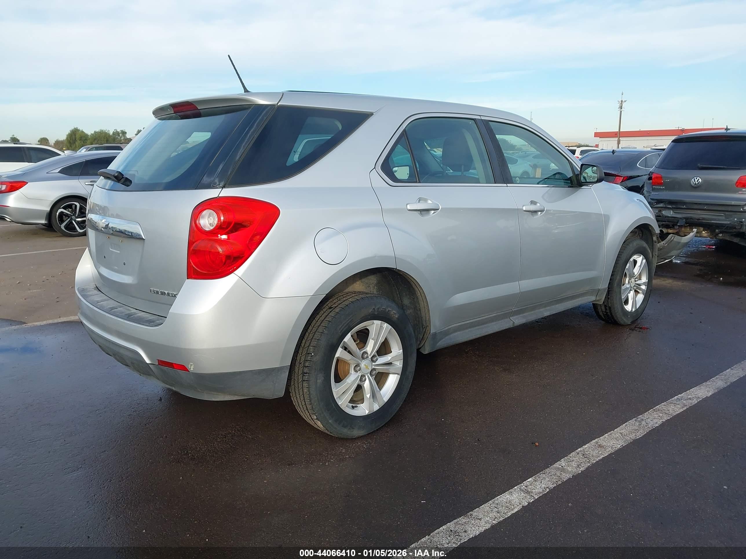 CHEVROLET EQUINOX image 4