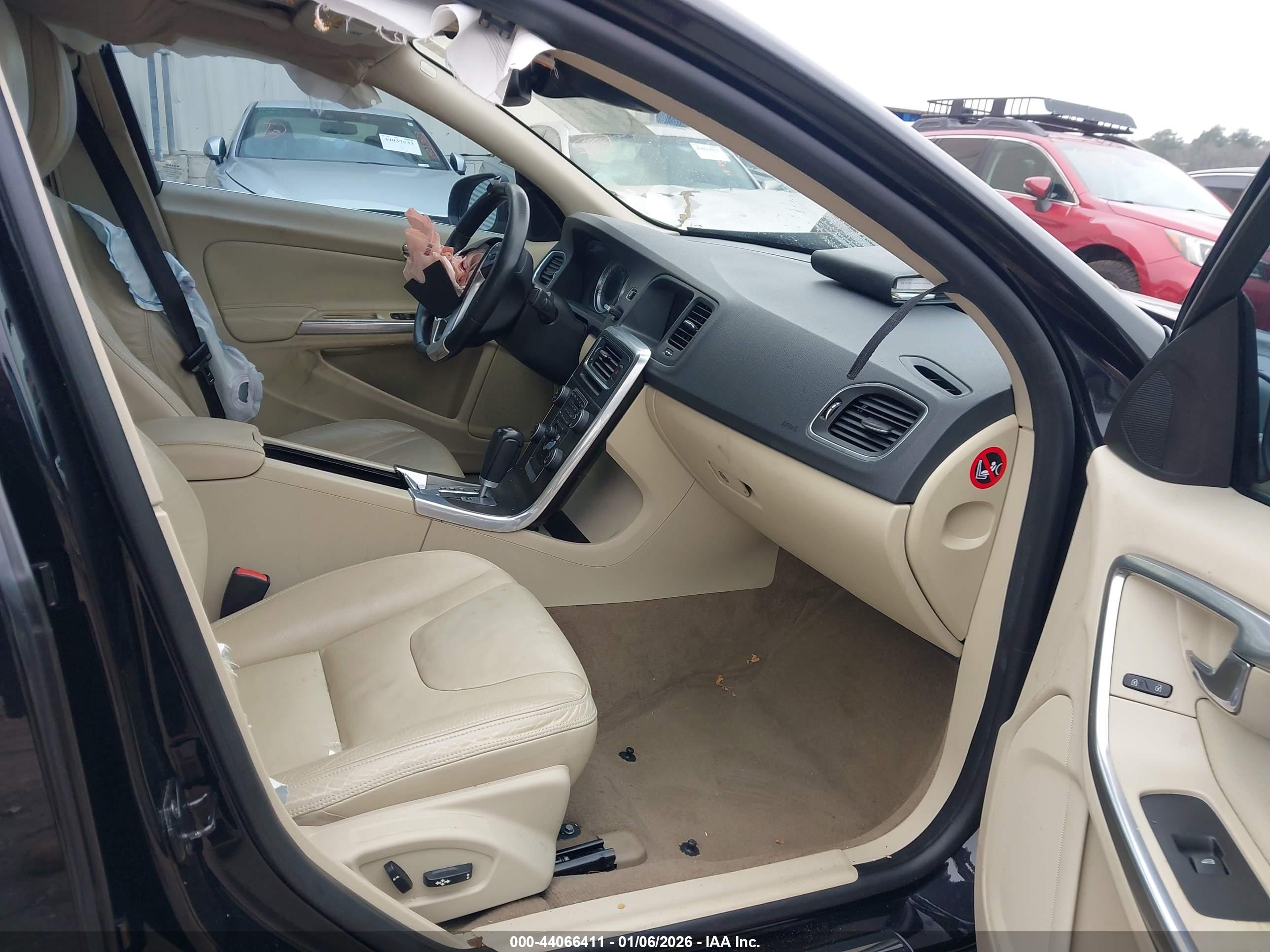 VOLVO S60 image 5