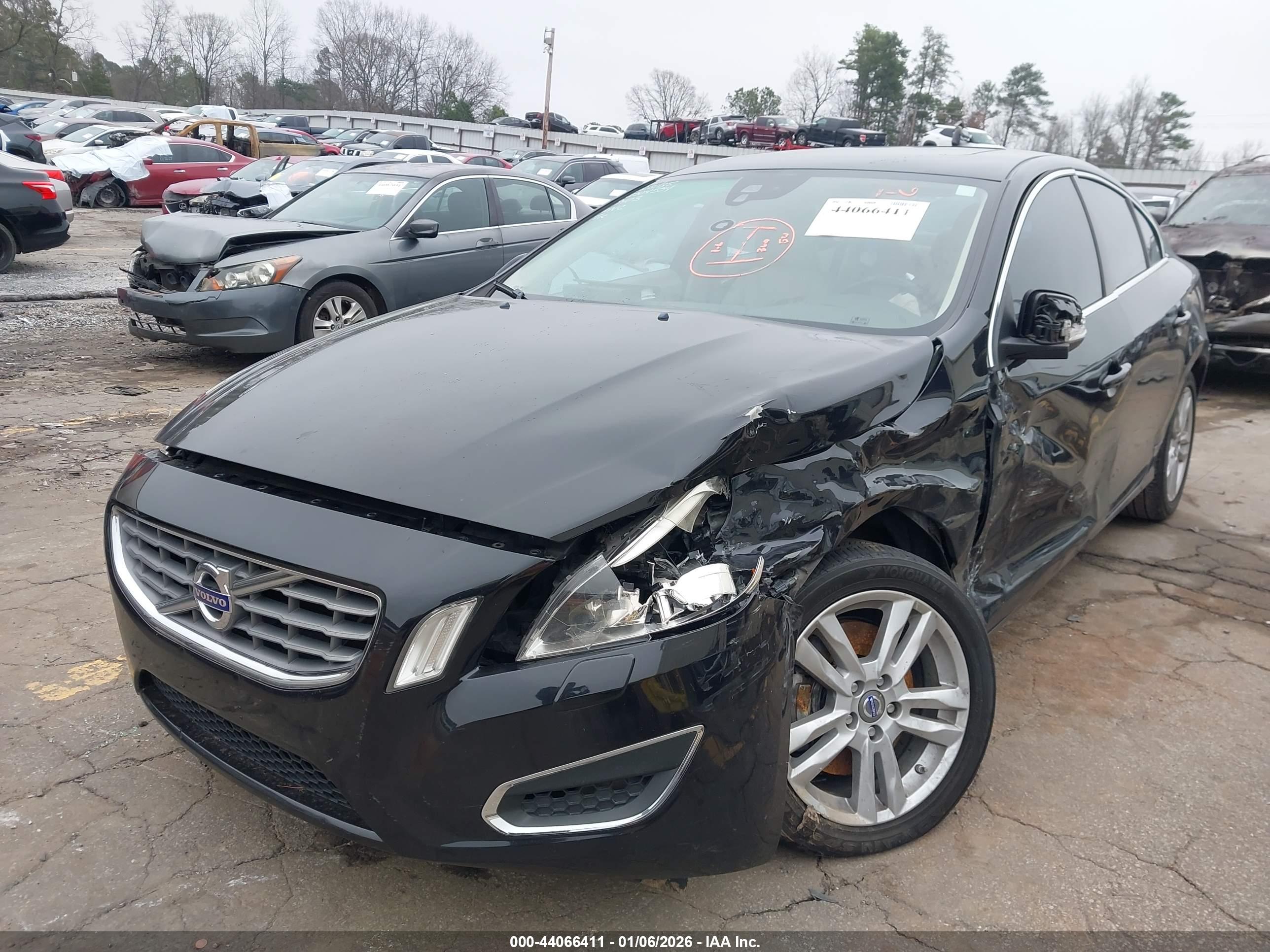 VOLVO S60 image 6