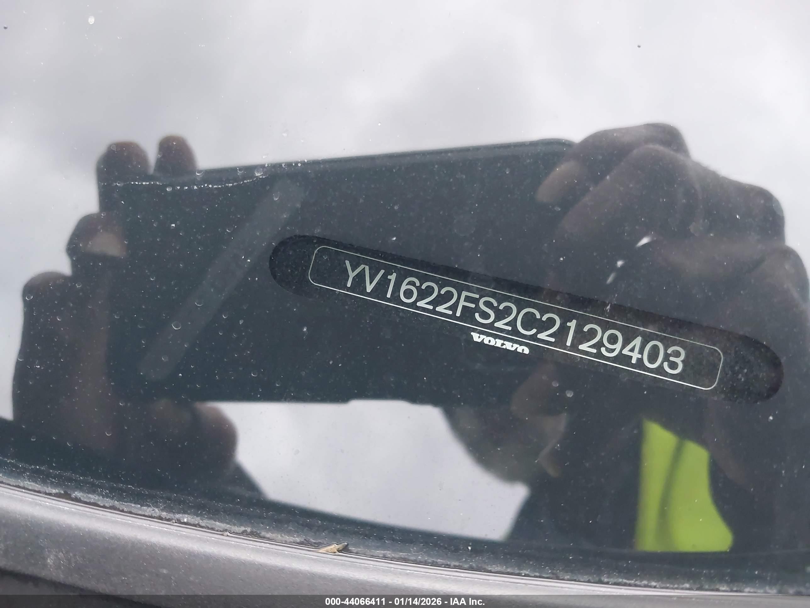 VOLVO S60 image 9