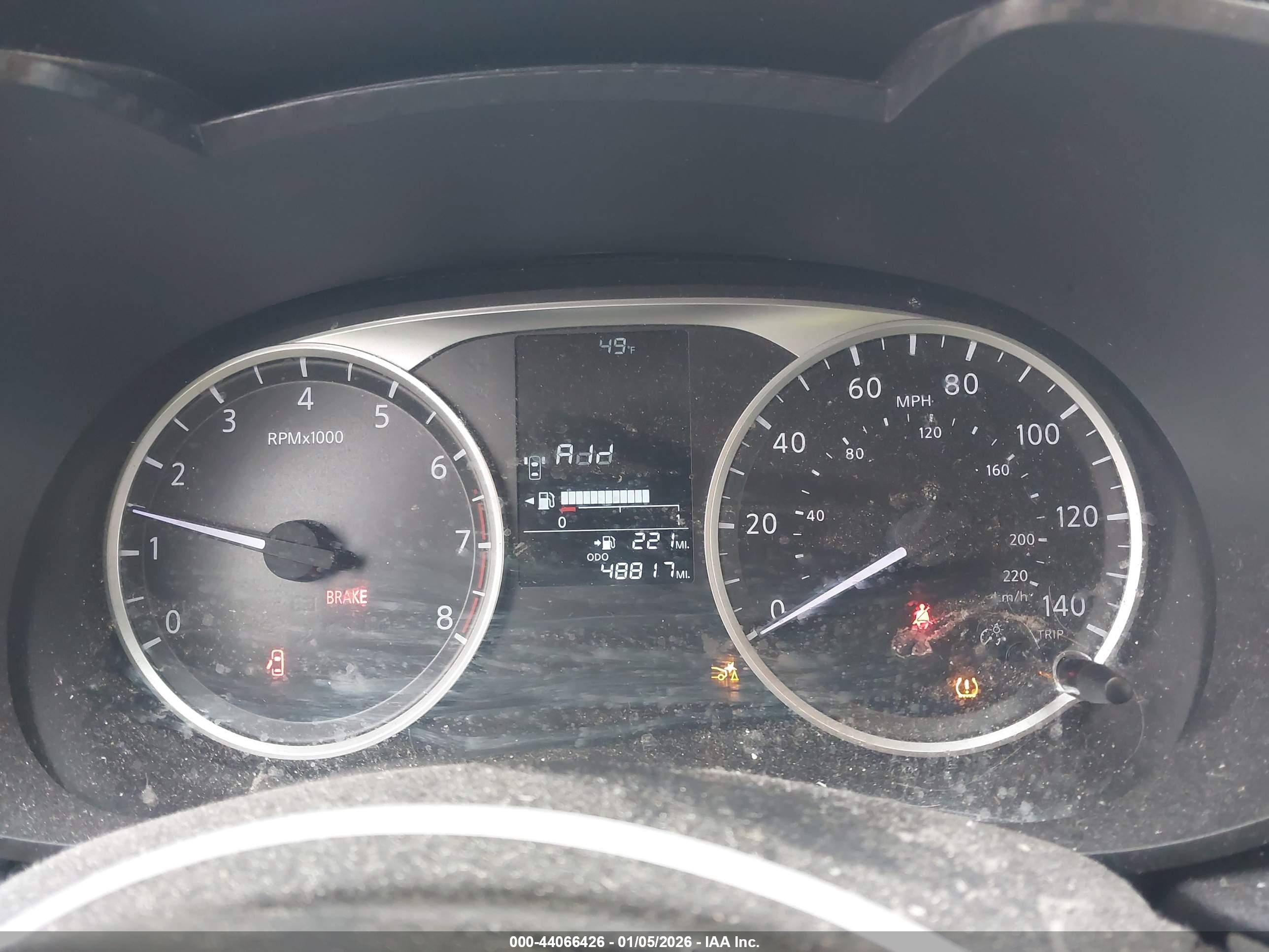NISSAN VERSA image 7