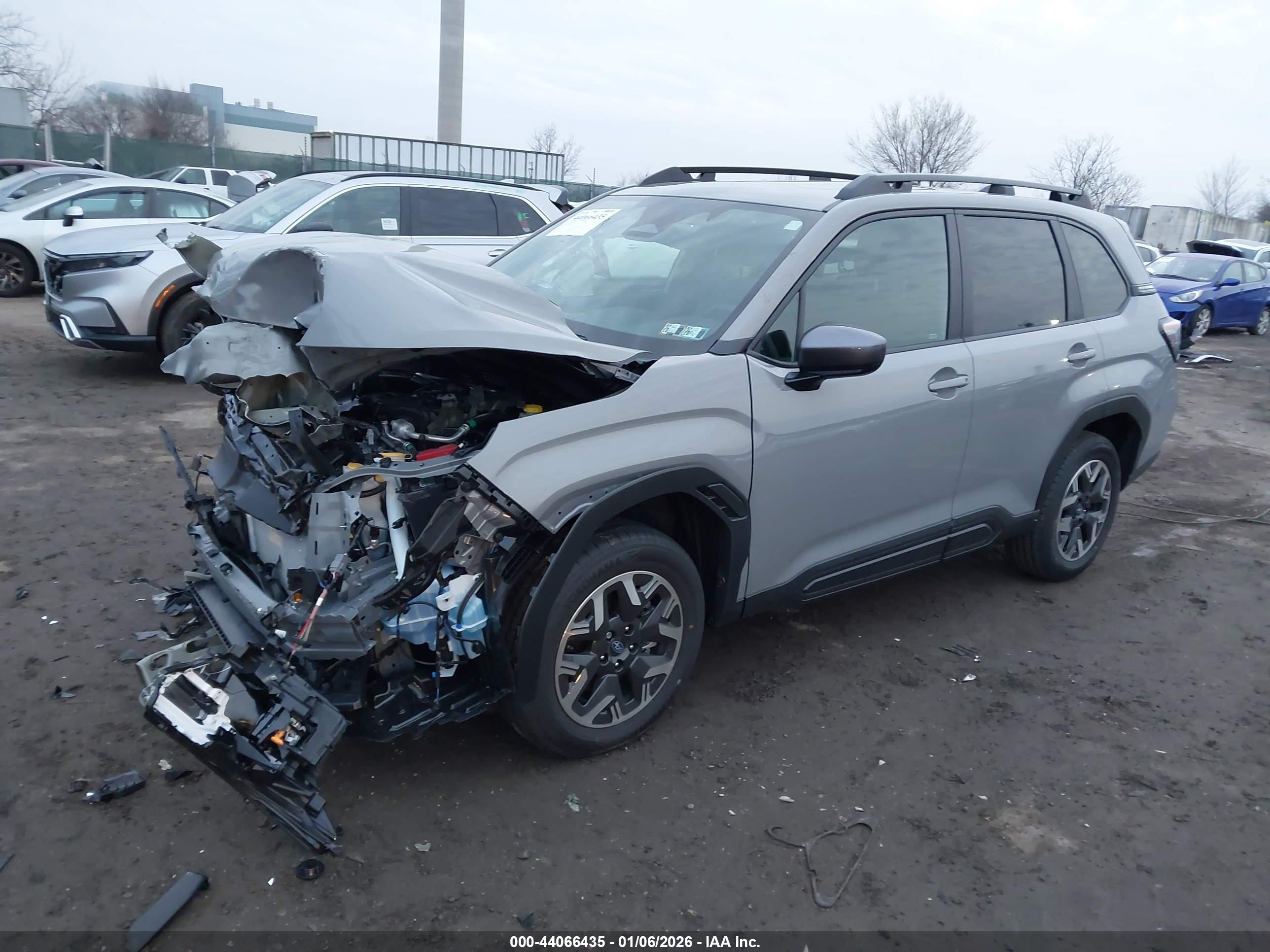 SUBARU FORESTER image 2