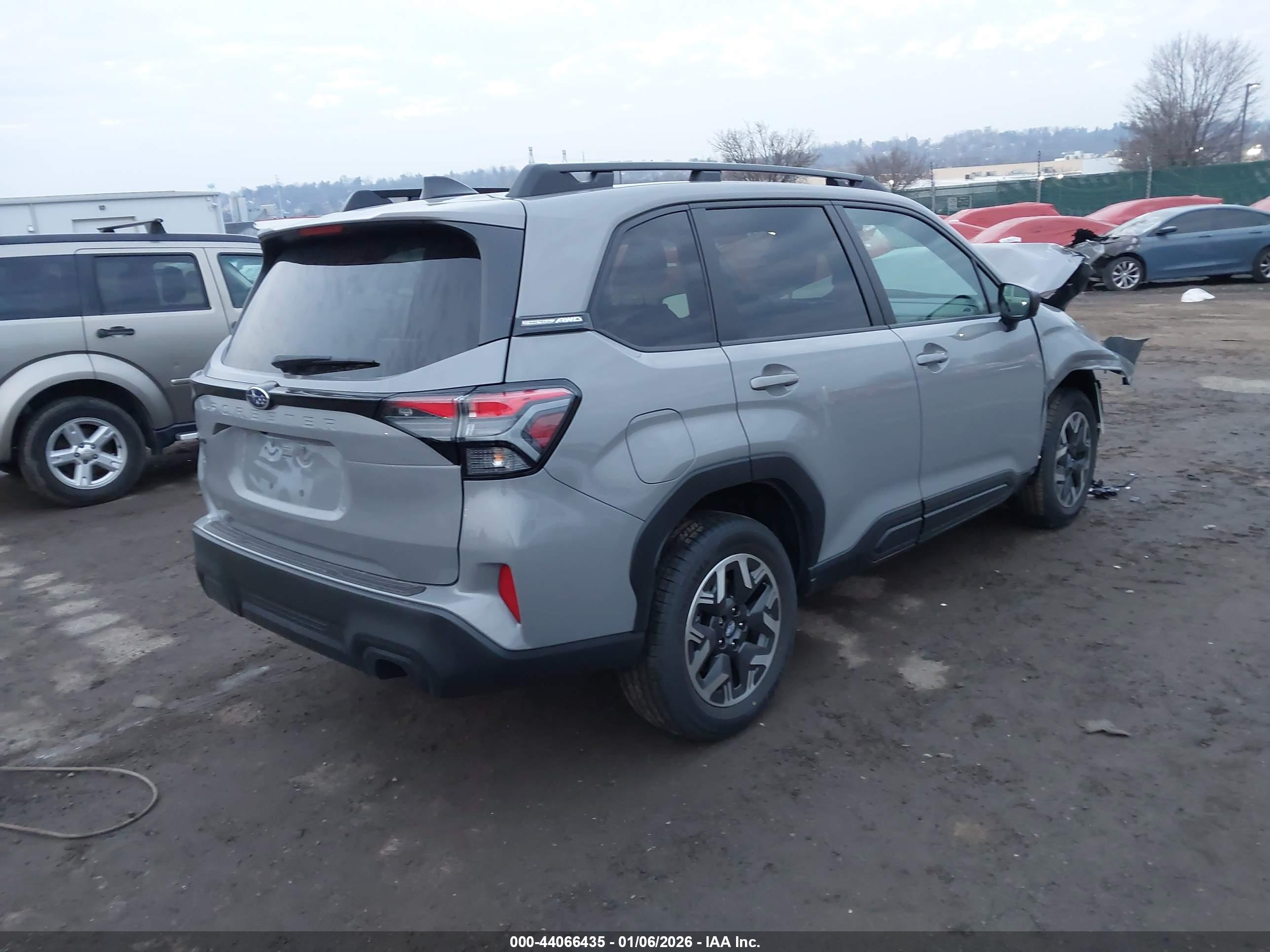 SUBARU FORESTER image 4