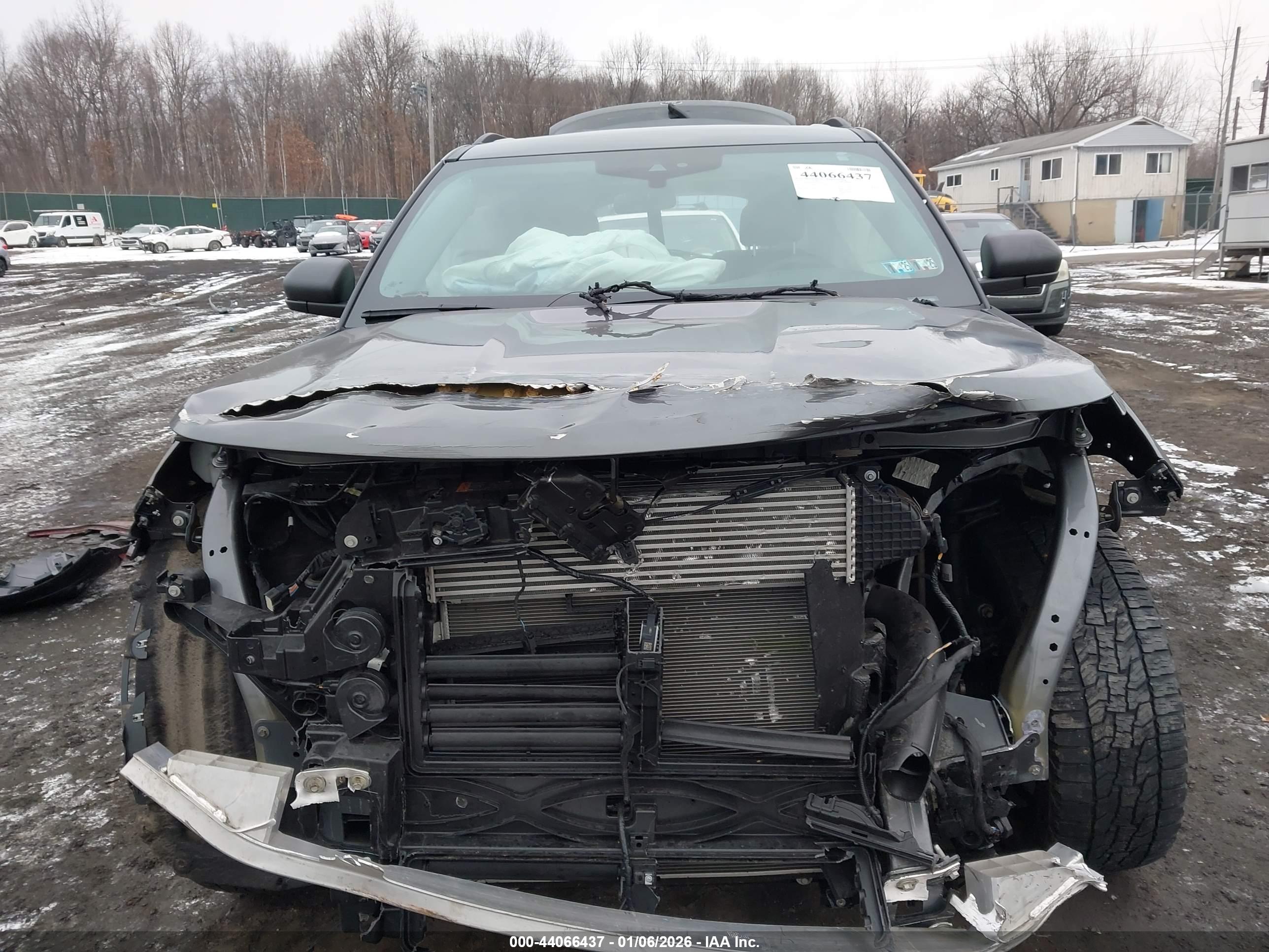 FORD EXPLORER image 6