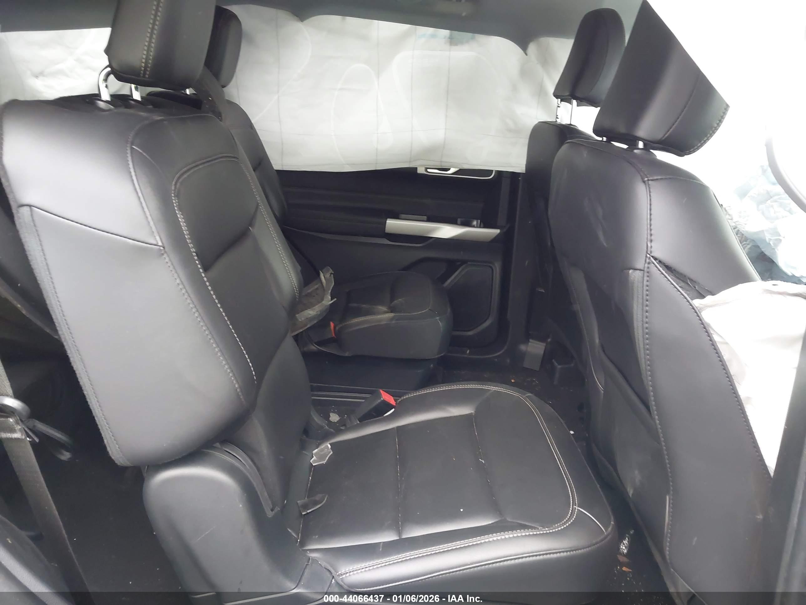 FORD EXPLORER image 8