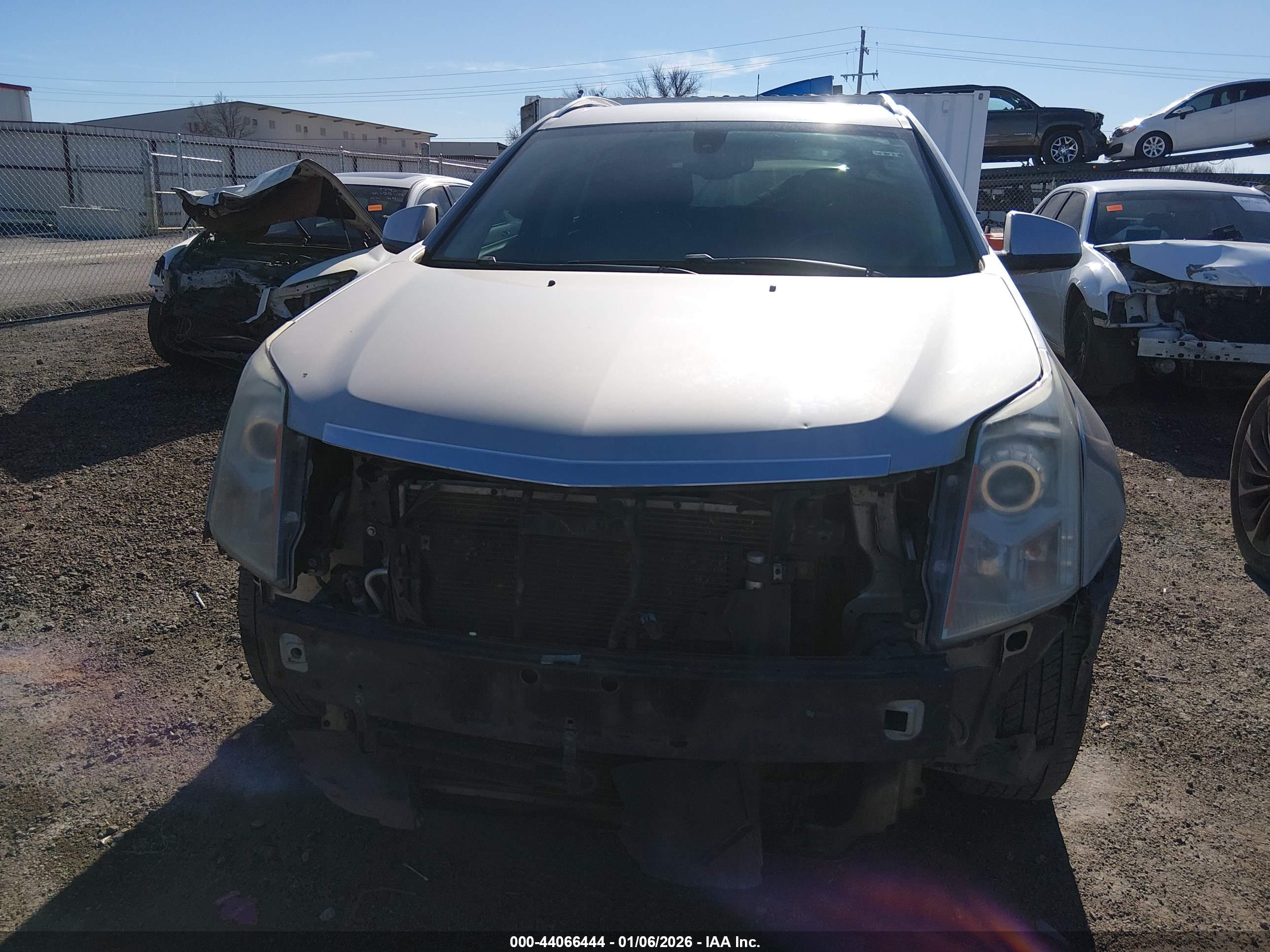 CADILLAC SRX image 6