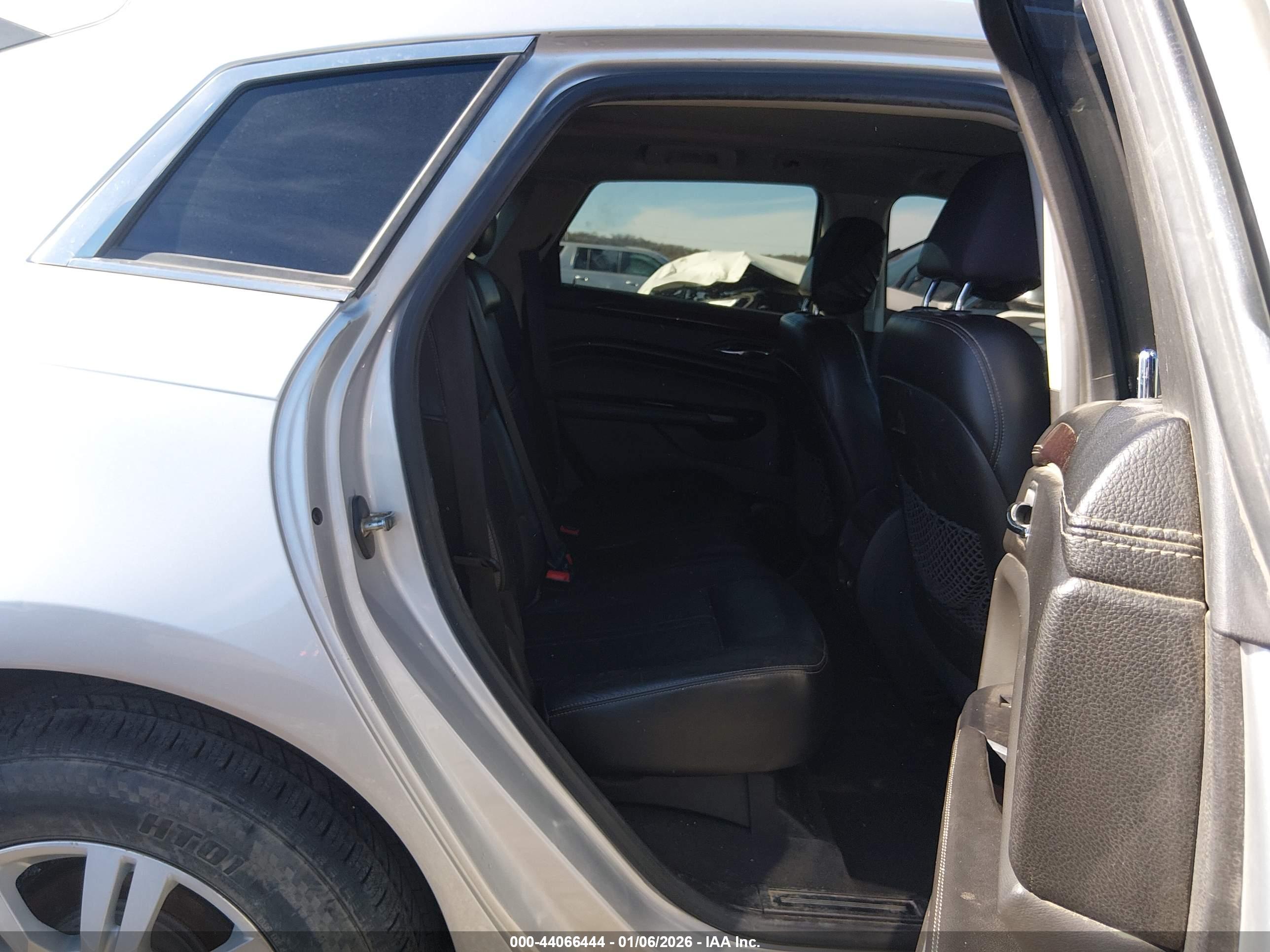 CADILLAC SRX image 8