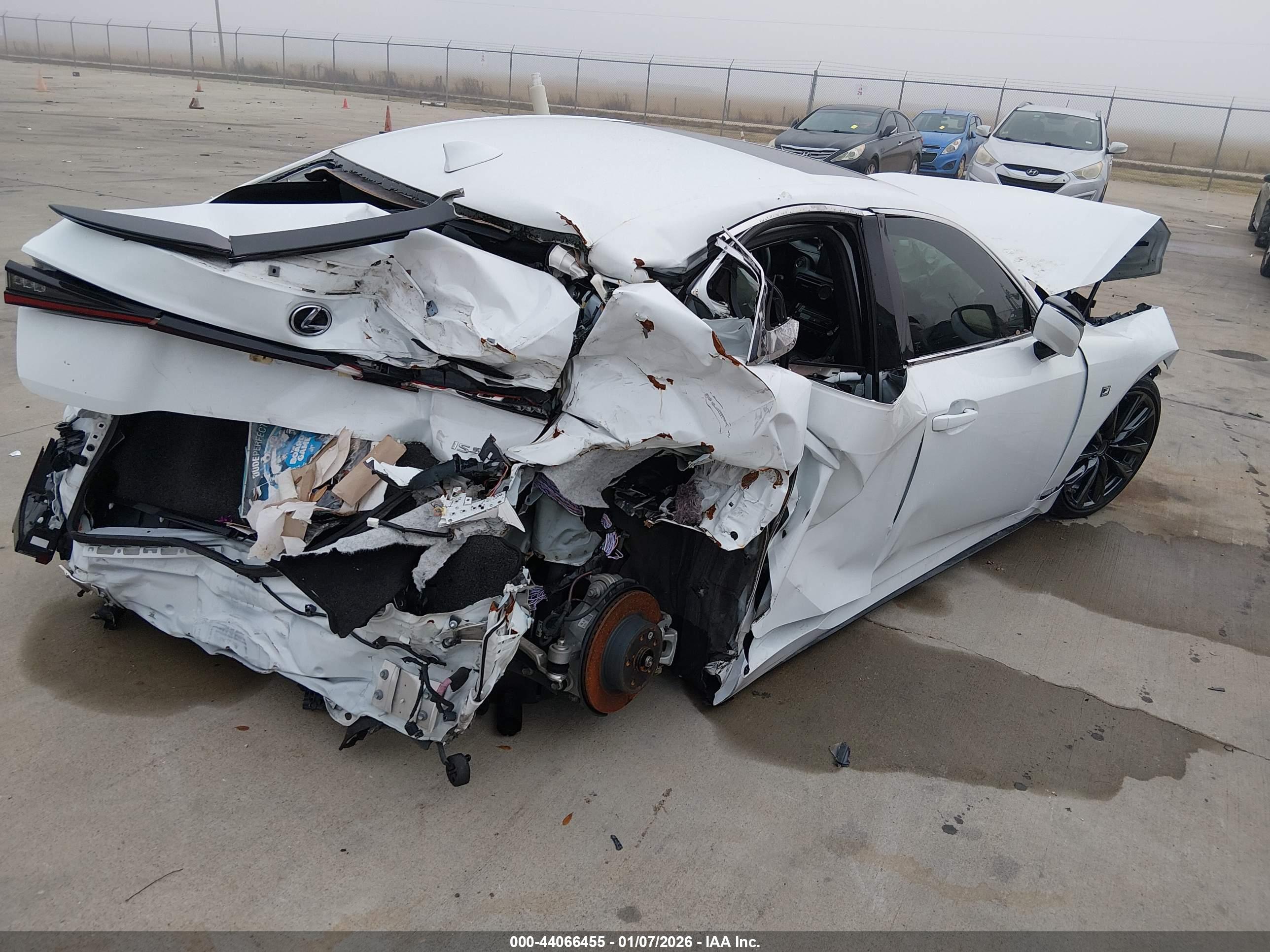 LEXUS IS image 4