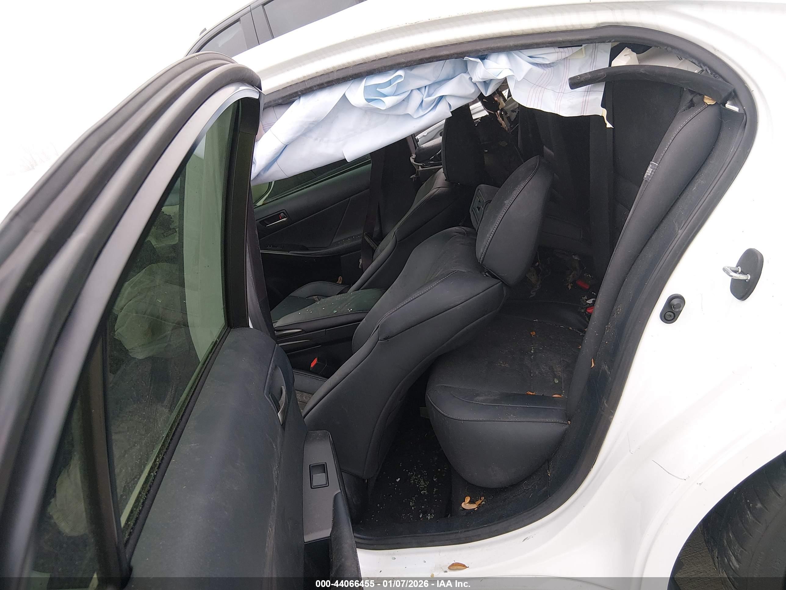 LEXUS IS image 8