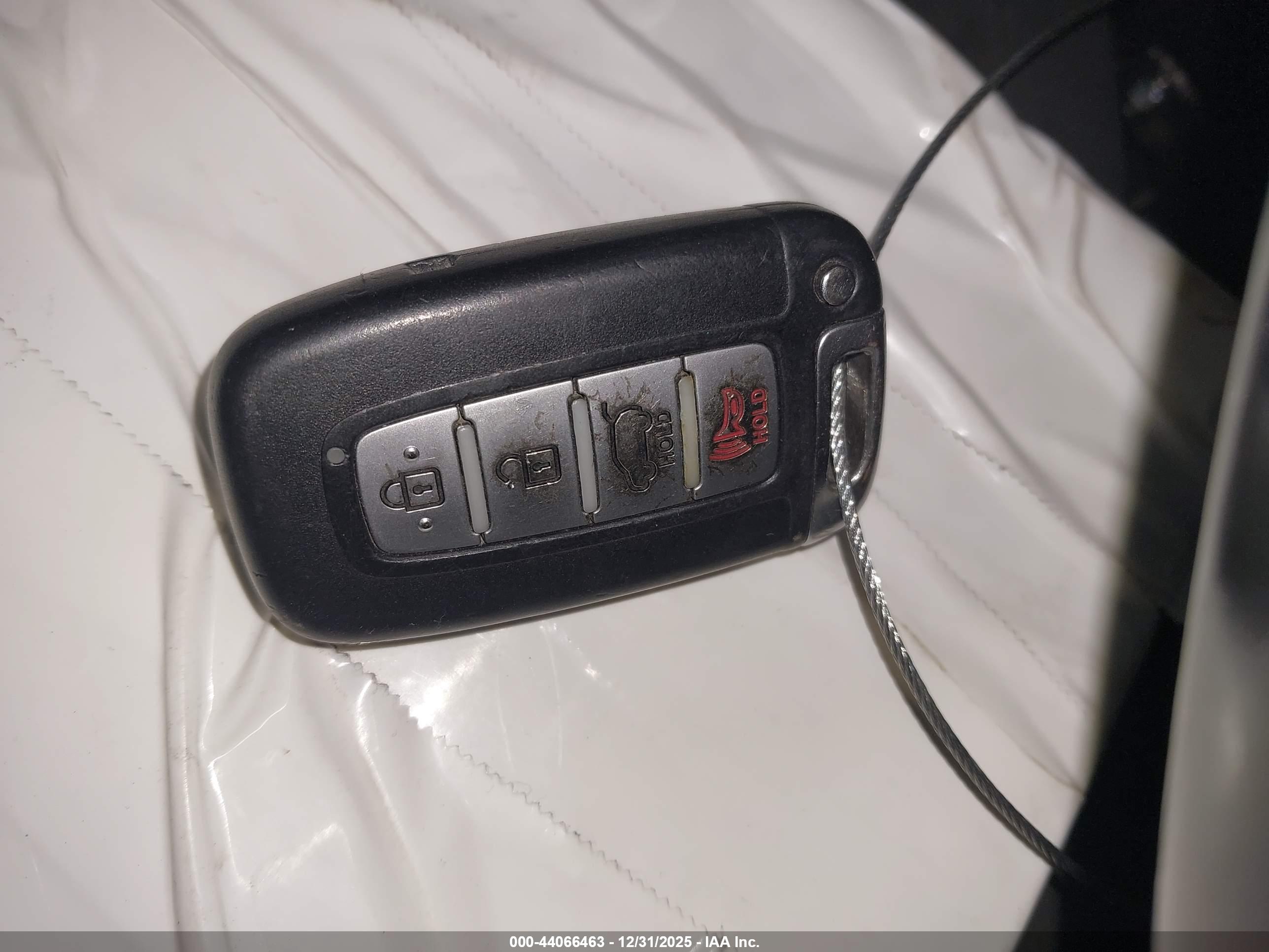 HYUNDAI ELANTRA image 11