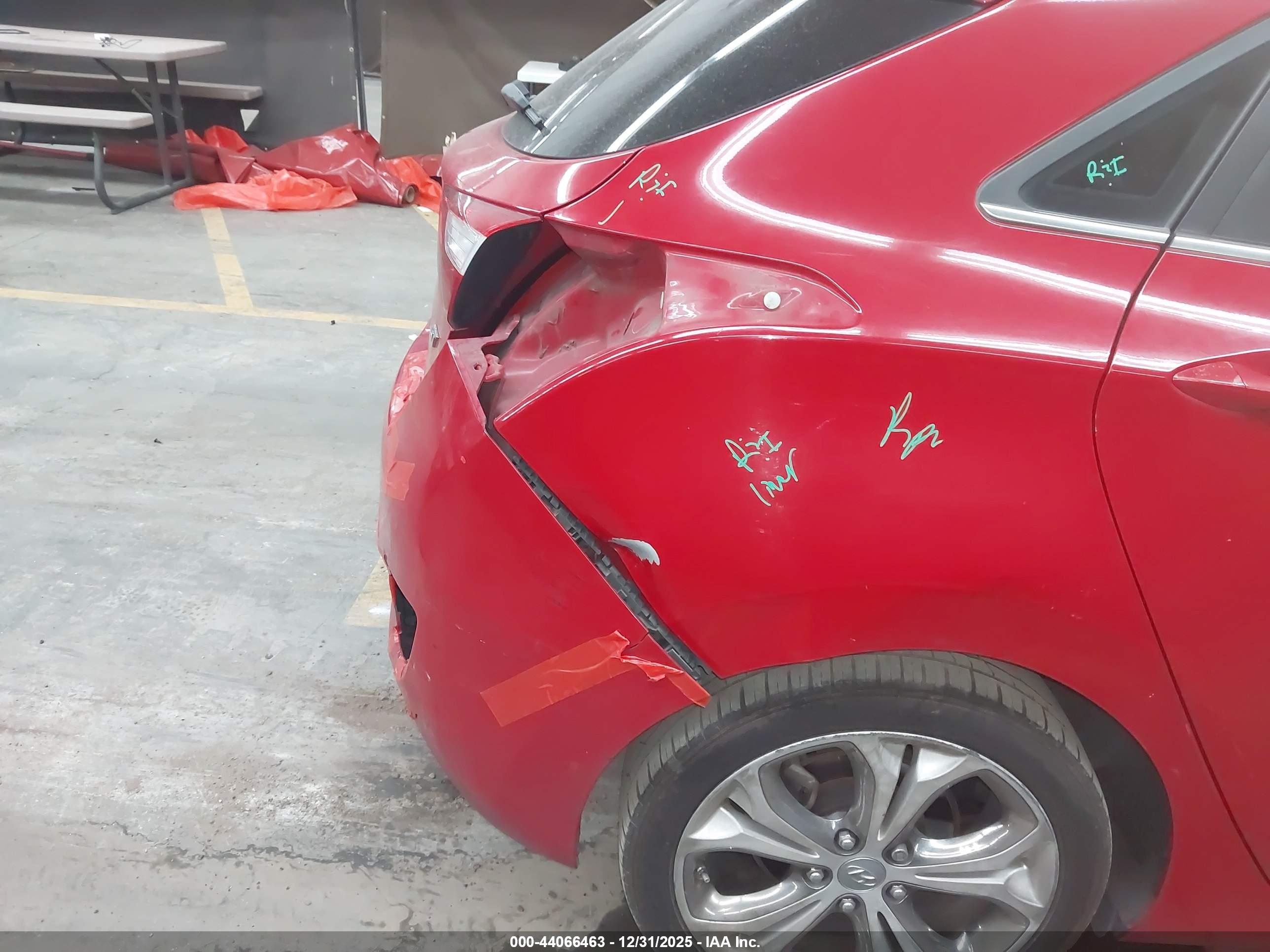 HYUNDAI ELANTRA image 6