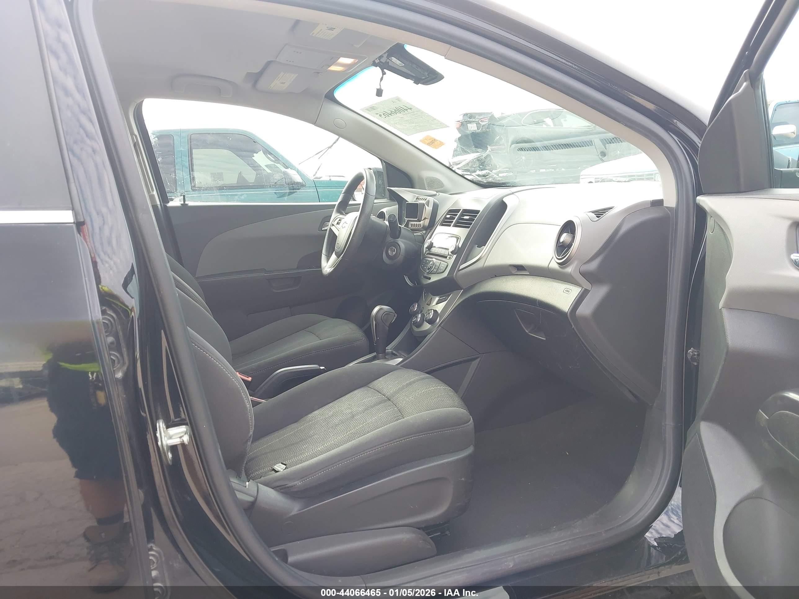CHEVROLET SONIC image 5
