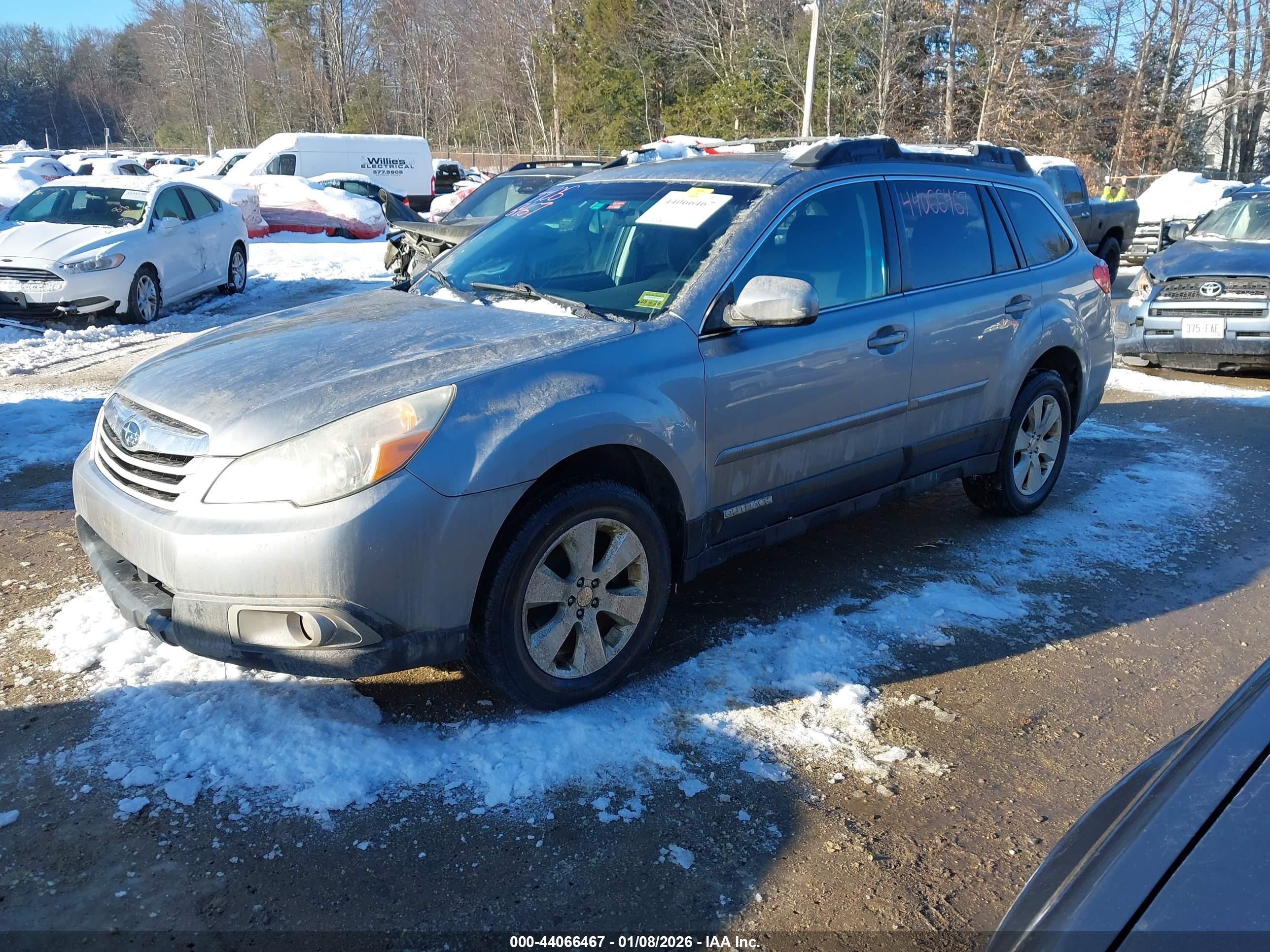 SUBARU OUTBACK image 2