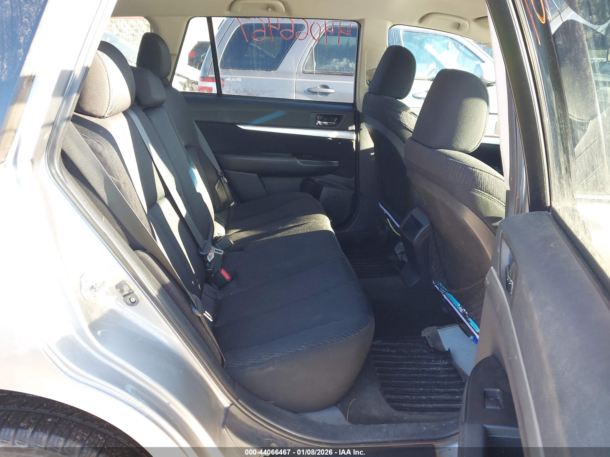 SUBARU OUTBACK image 8