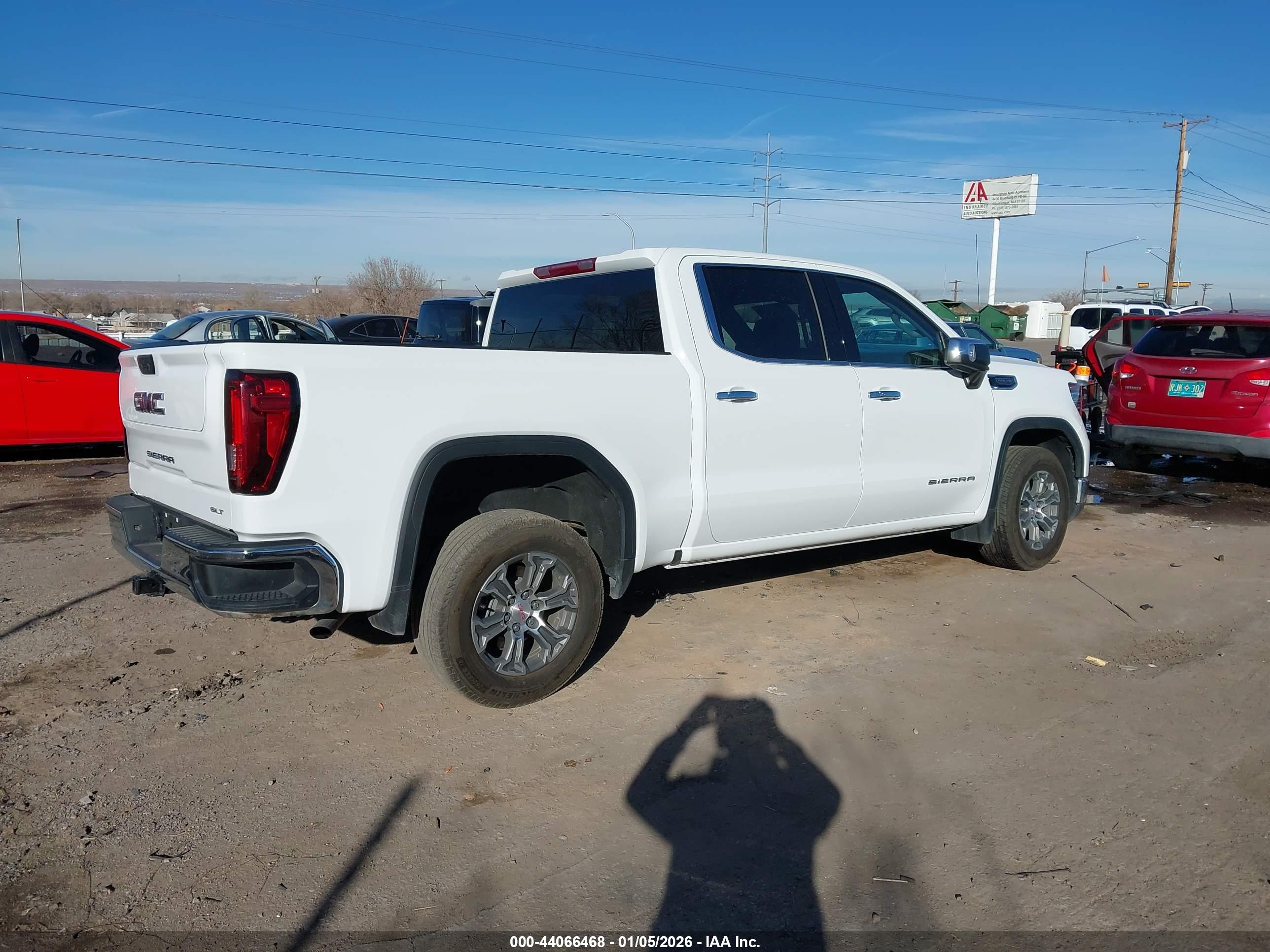 GMC SIERRA image 4