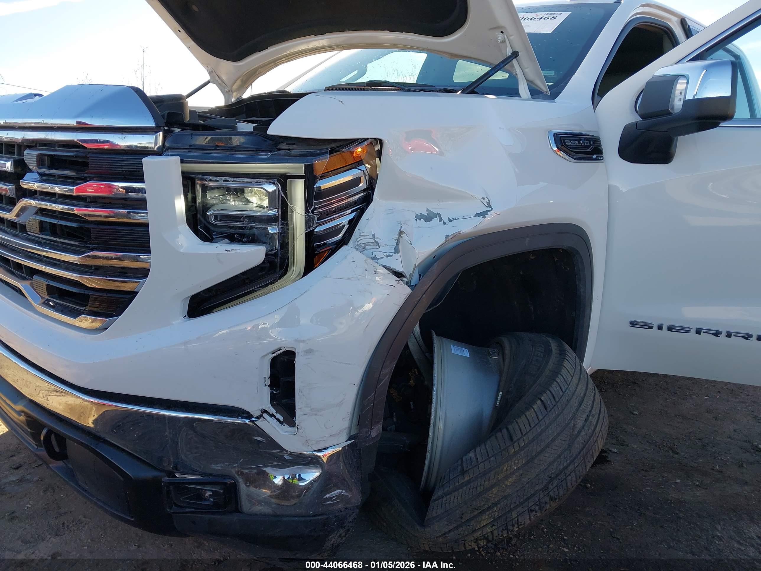 GMC SIERRA image 6