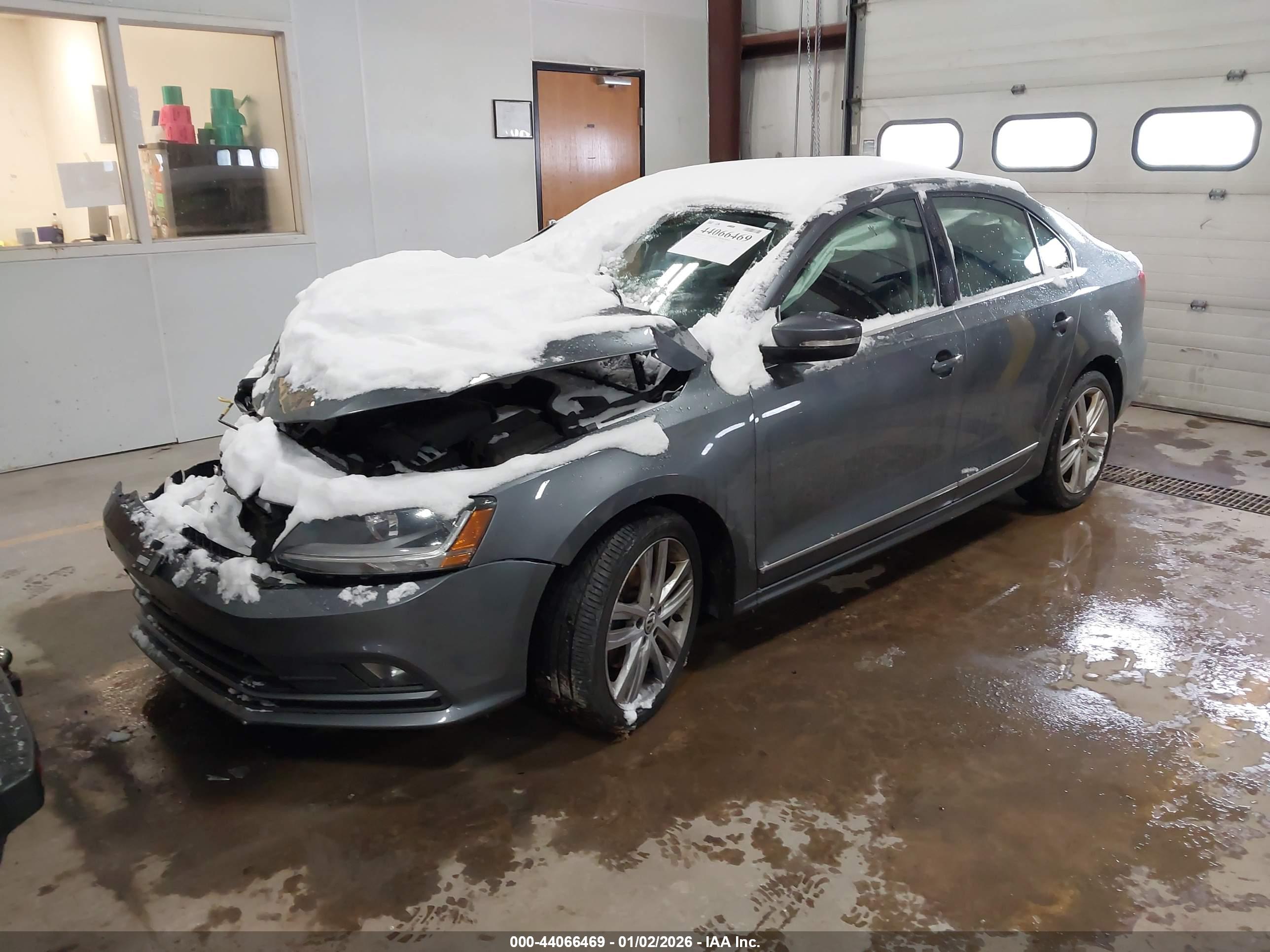 VOLKSWAGEN JETTA image 2