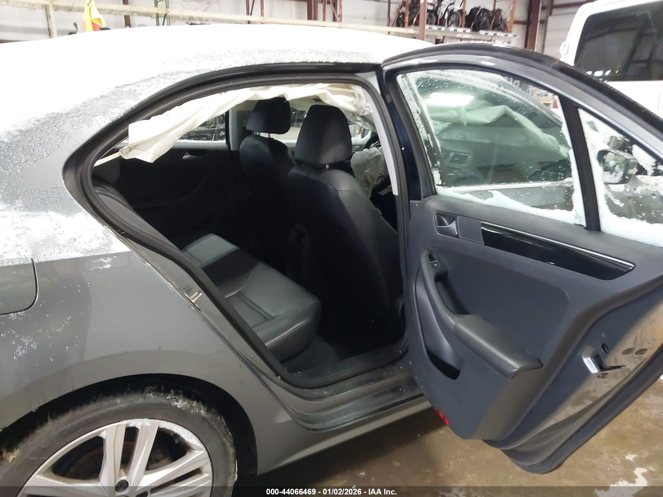 VOLKSWAGEN JETTA image 8