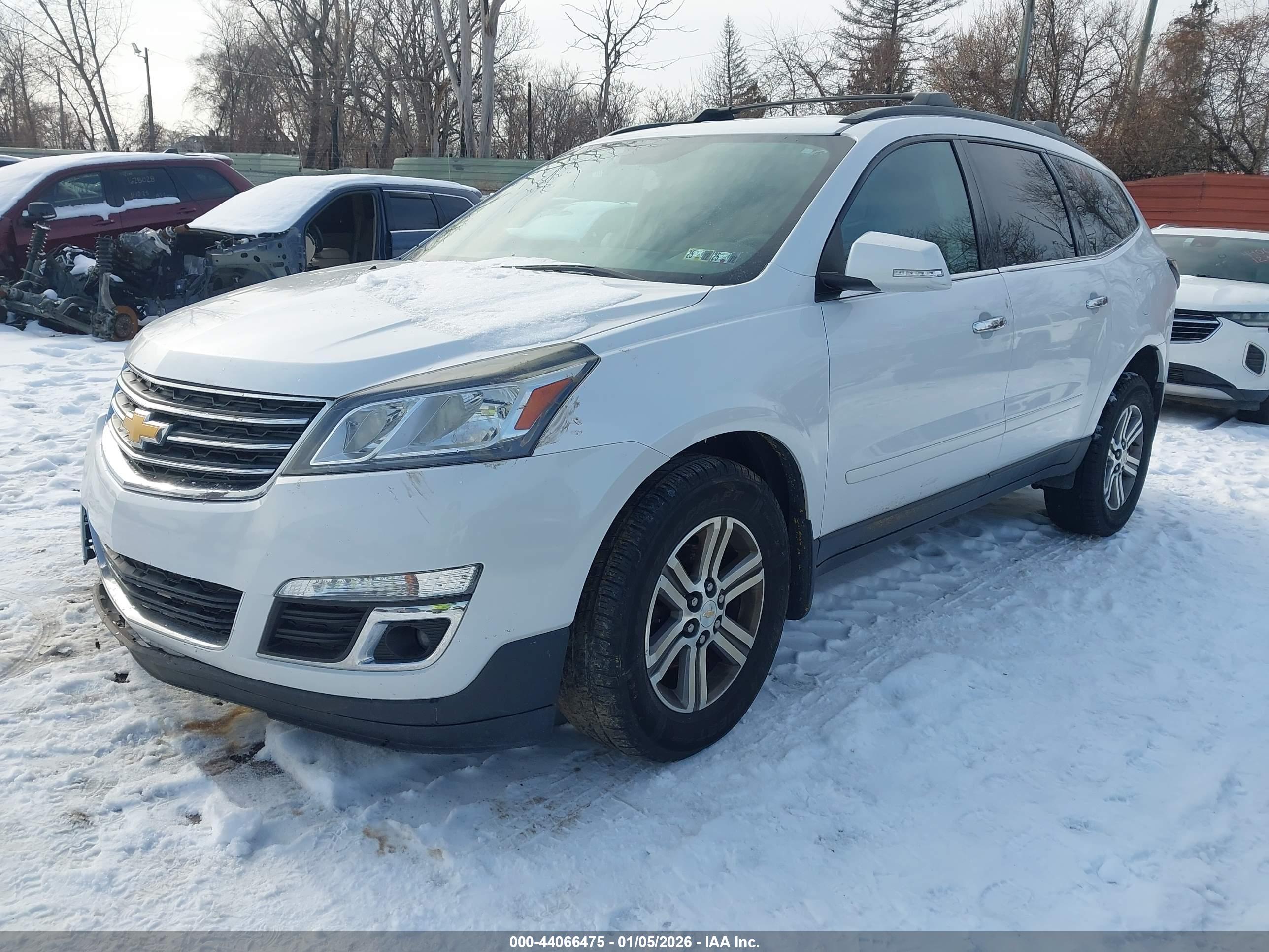 CHEVROLET TRAVERSE image 2