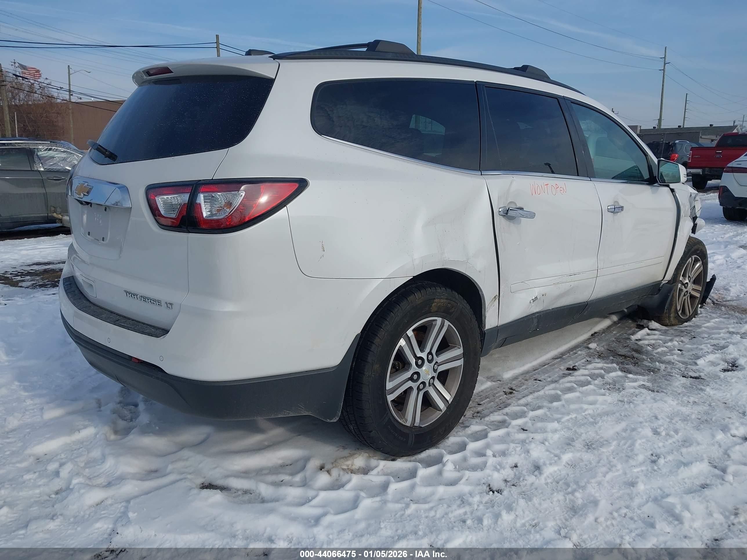 CHEVROLET TRAVERSE image 4