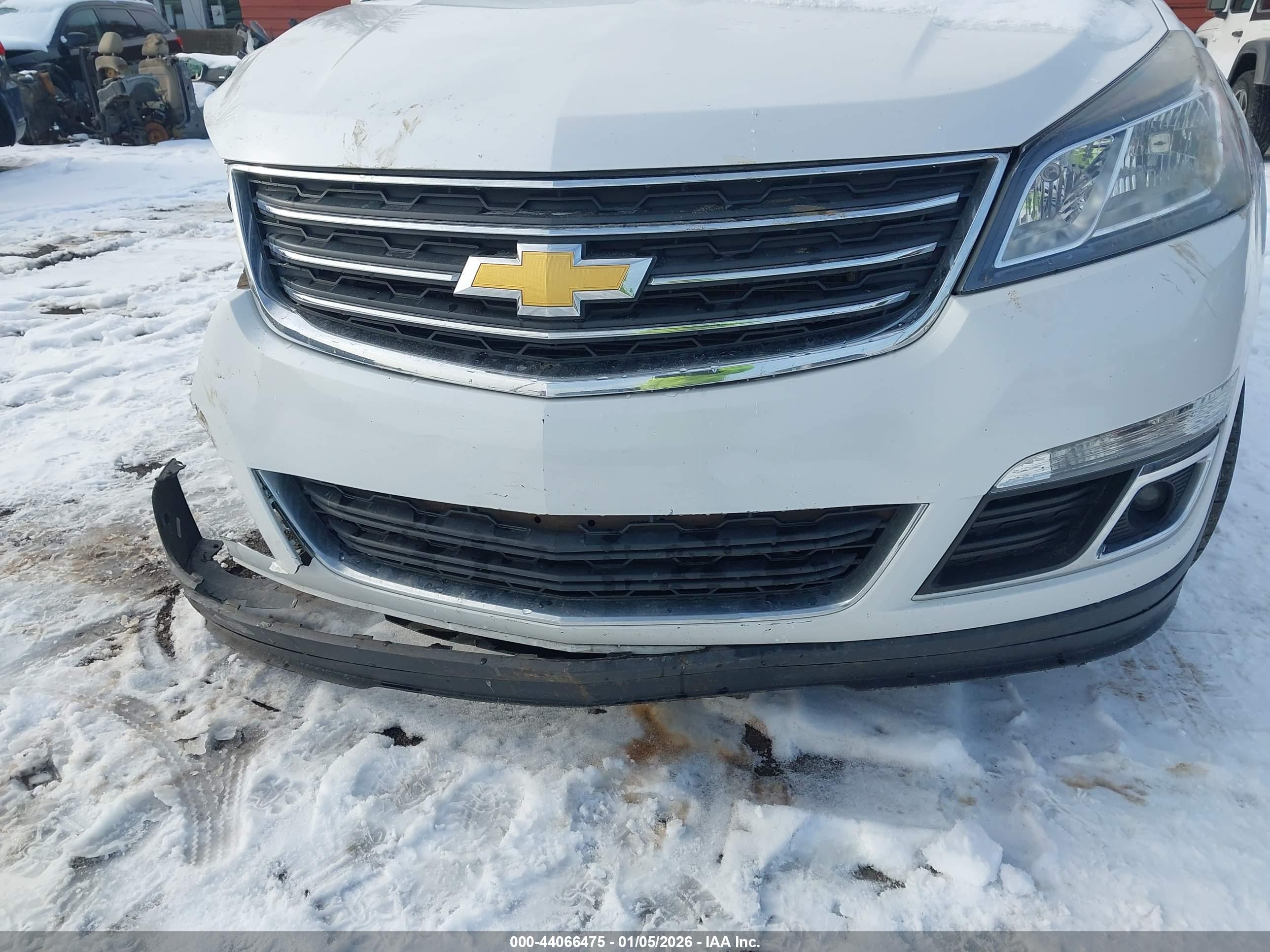 CHEVROLET TRAVERSE image 6