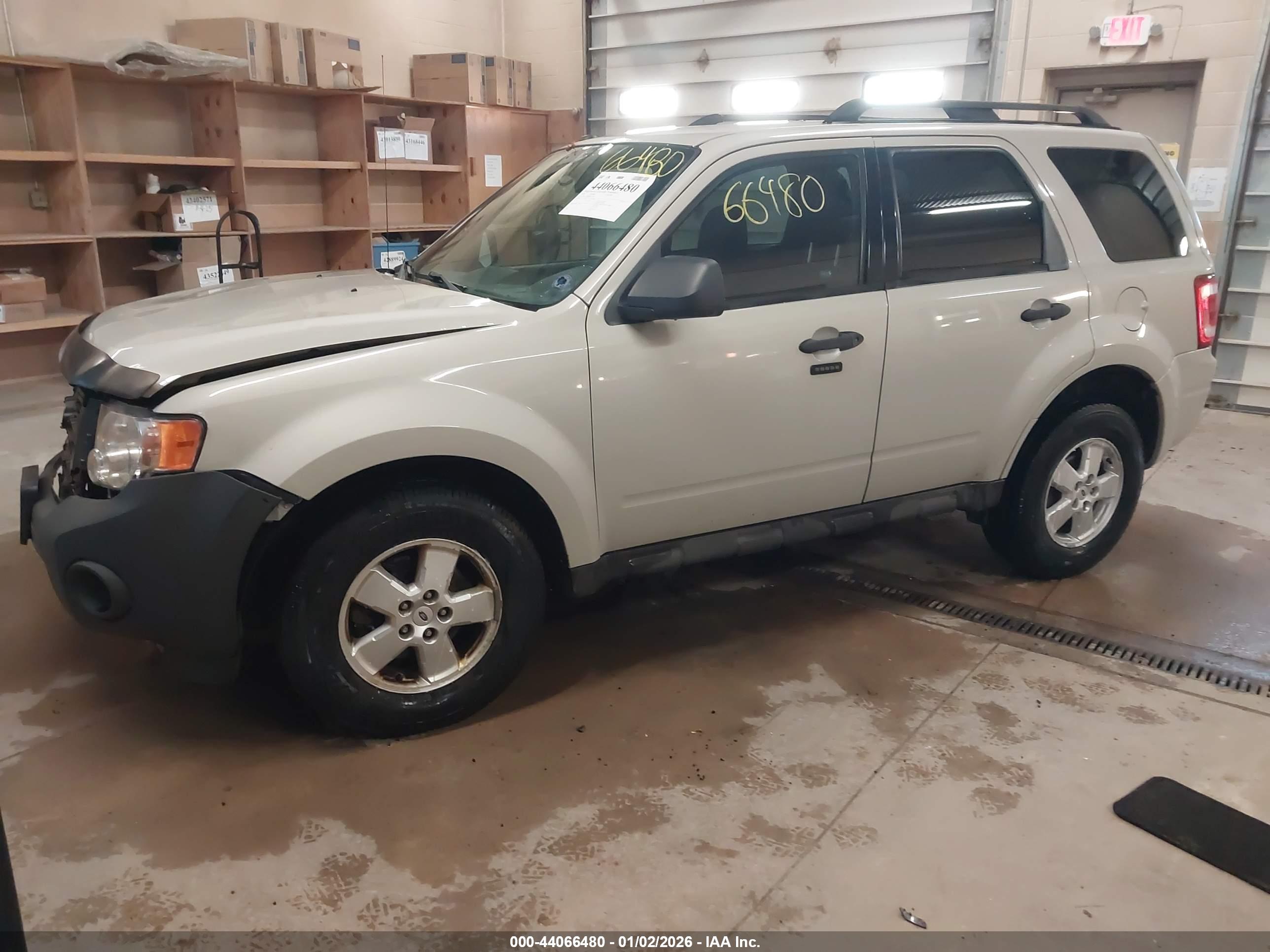 FORD ESCAPE image 2