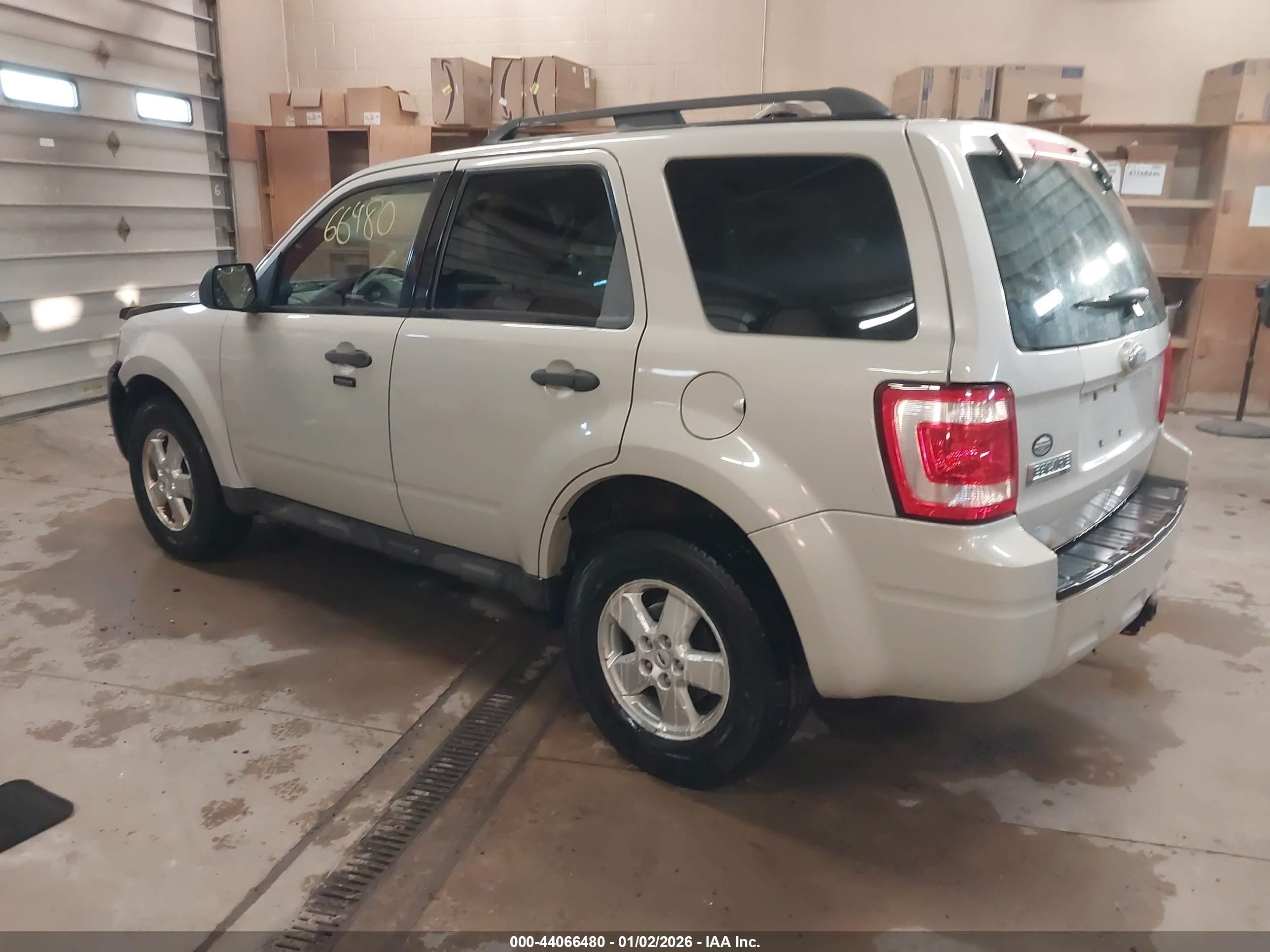 FORD ESCAPE image 3
