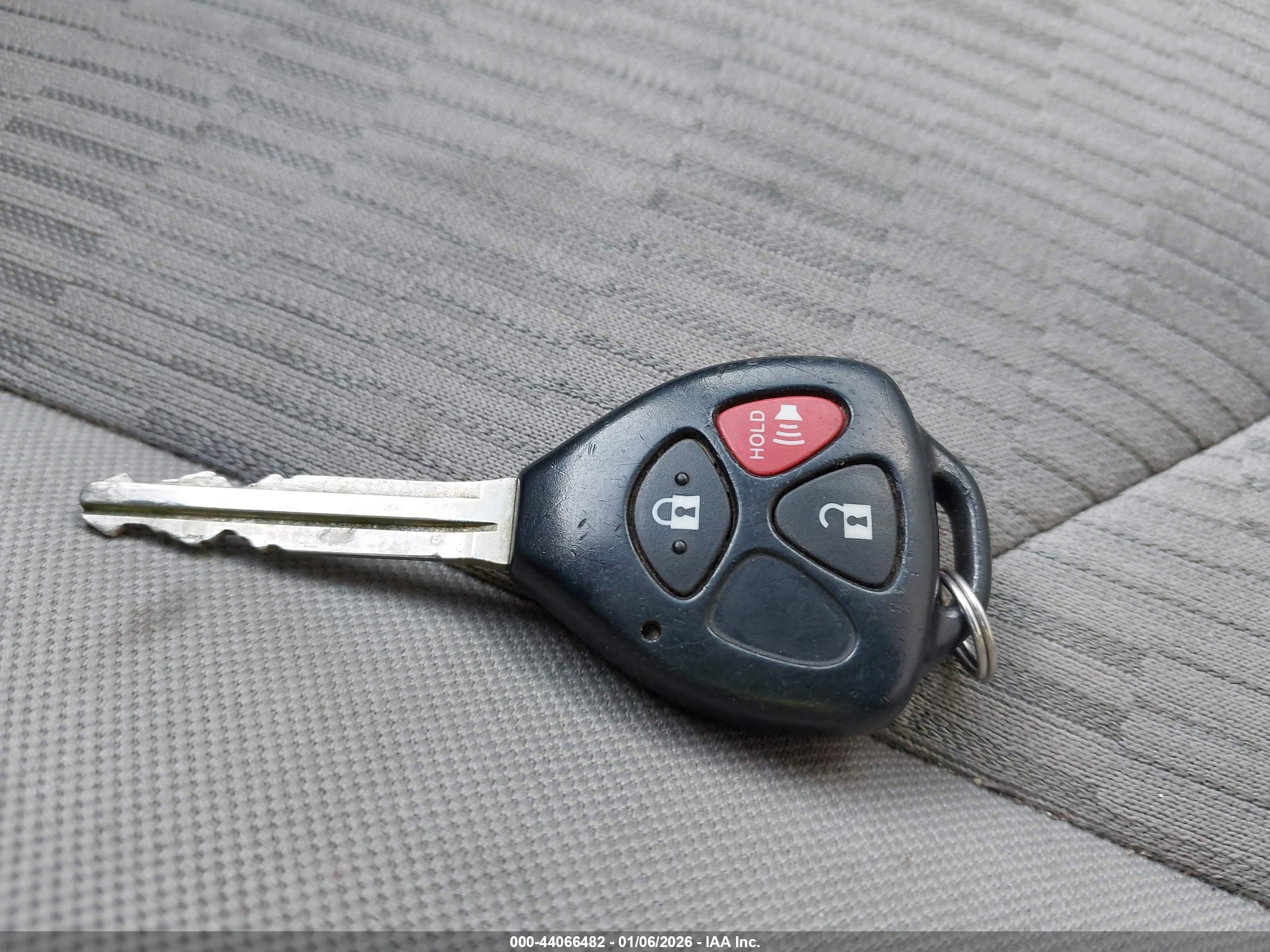 TOYOTA RAV4 image 11