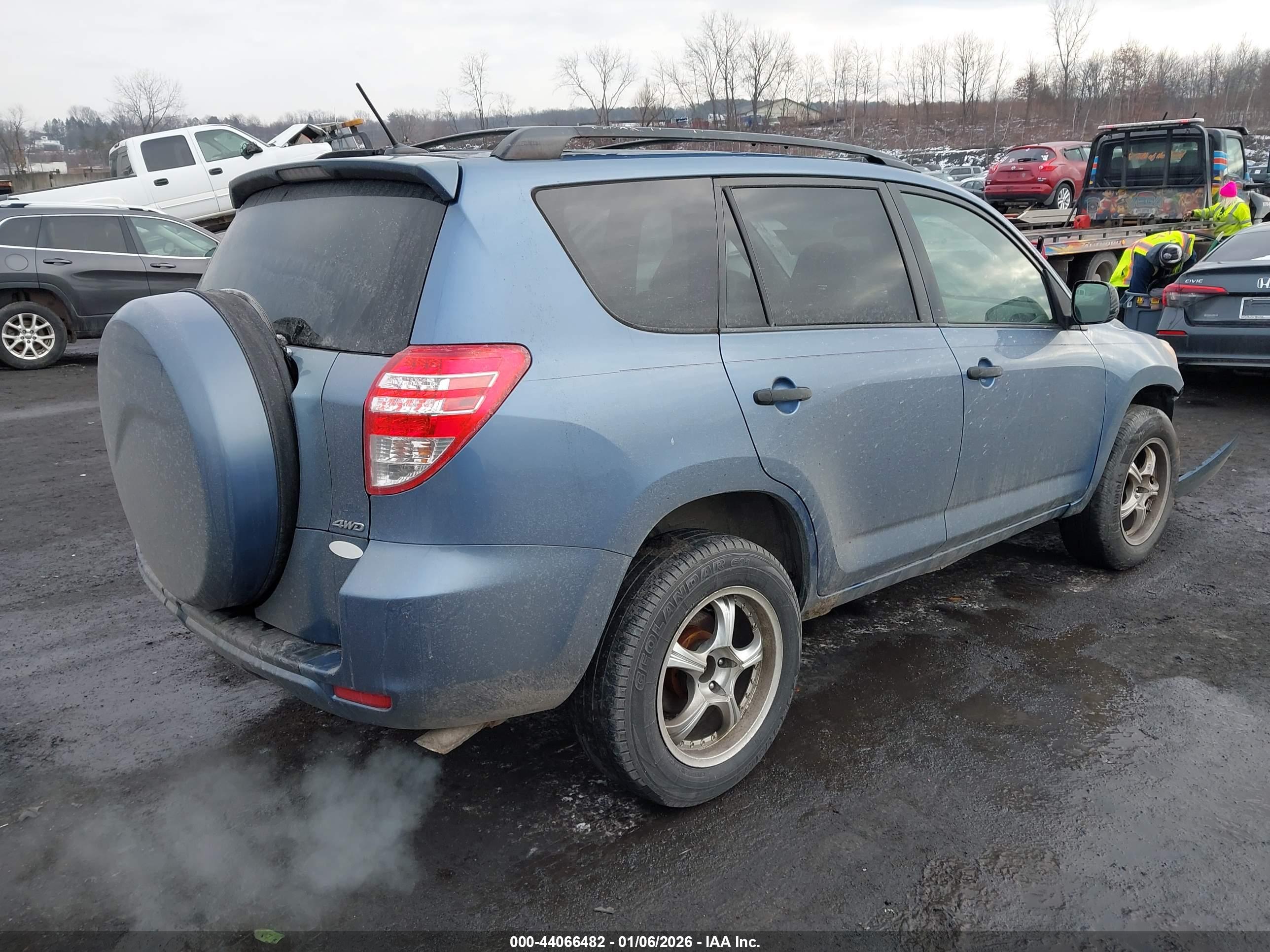 TOYOTA RAV4 image 4