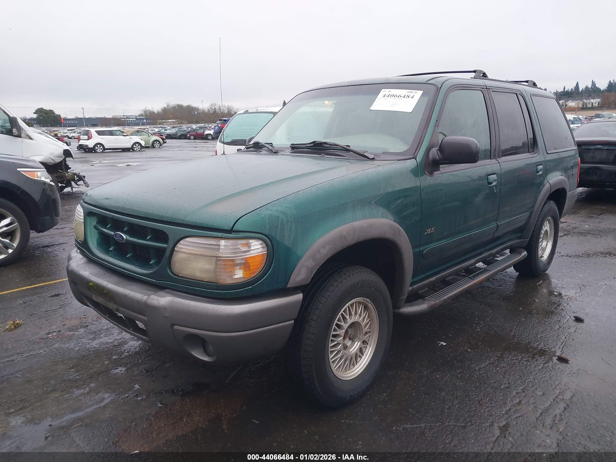 FORD EXPLORER image 2