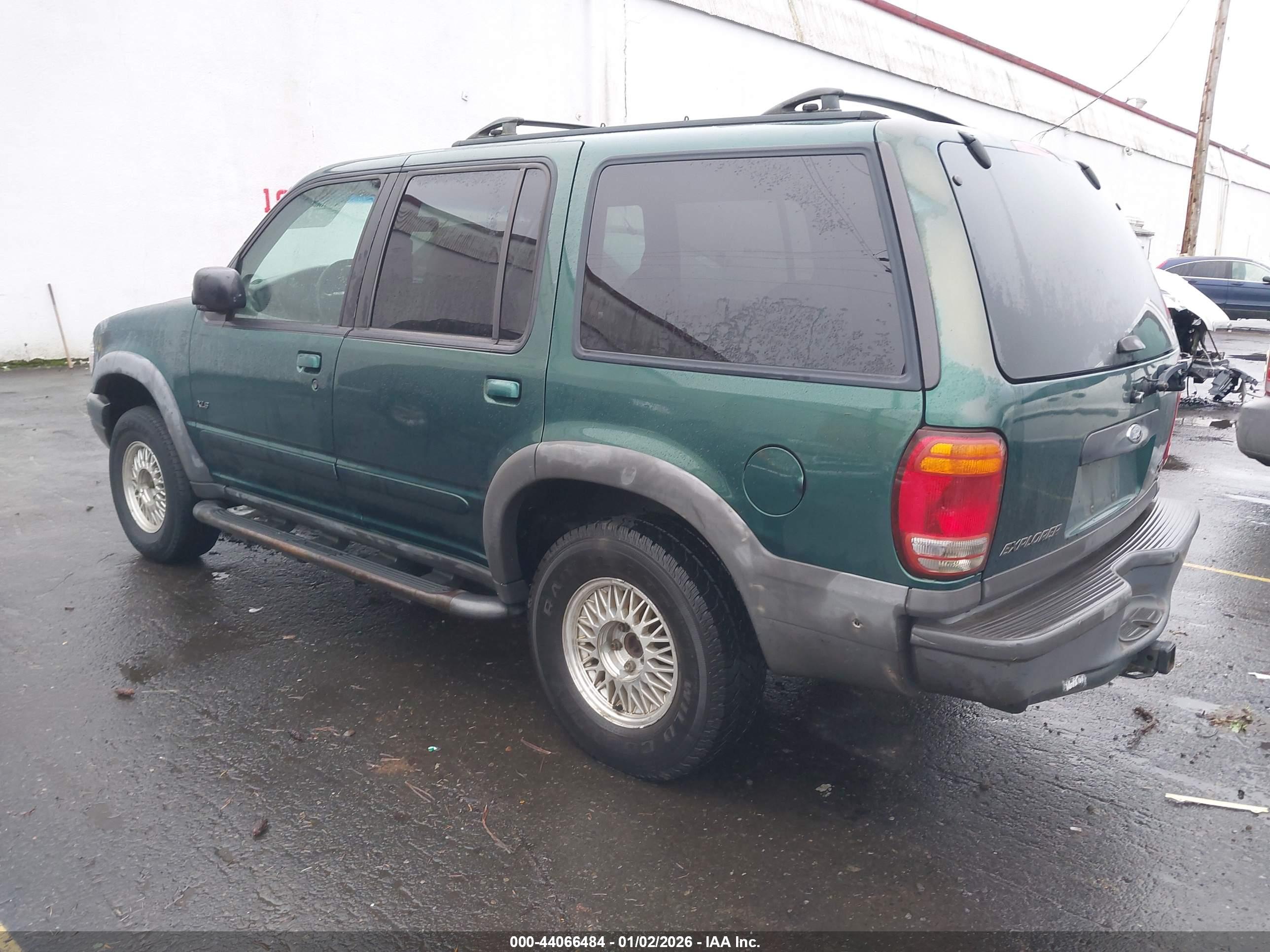 FORD EXPLORER image 3