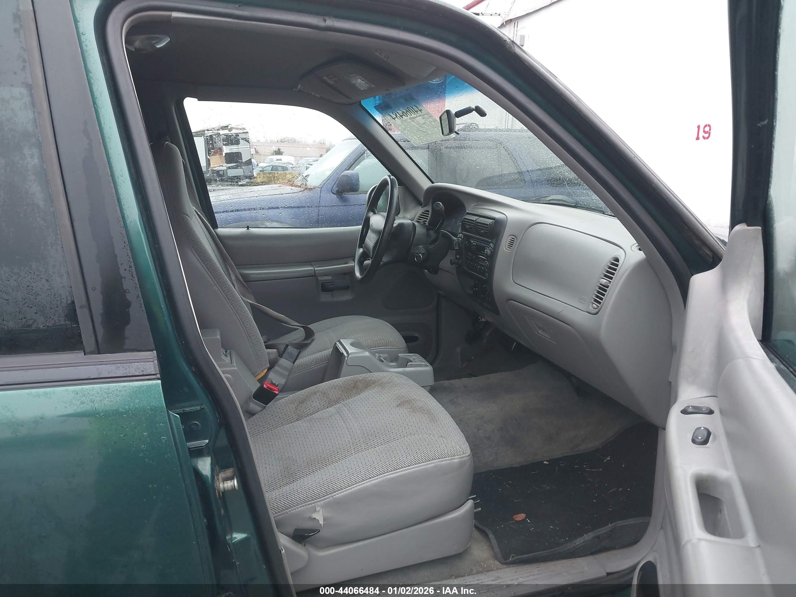 FORD EXPLORER image 5