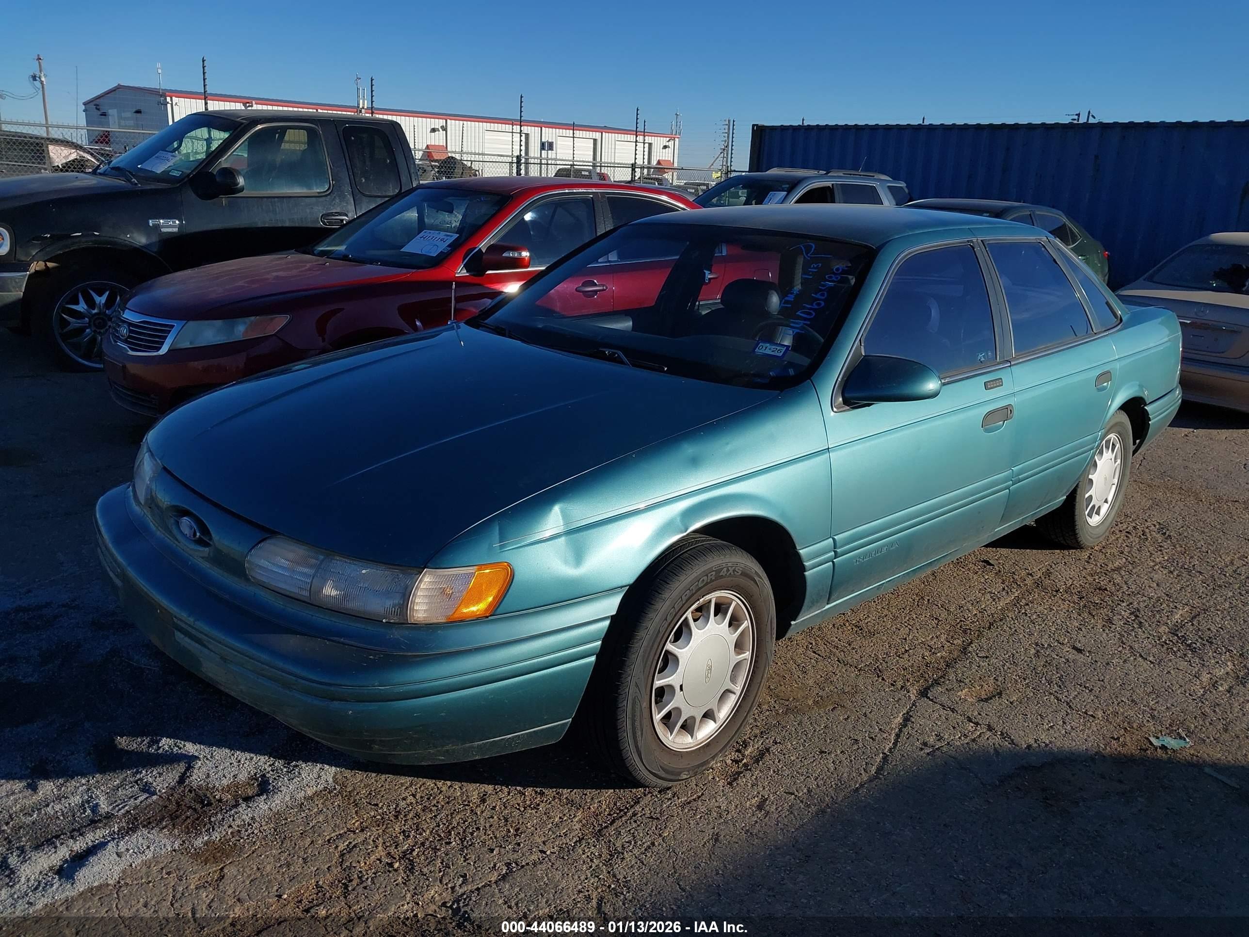 FORD TAURUS image 2