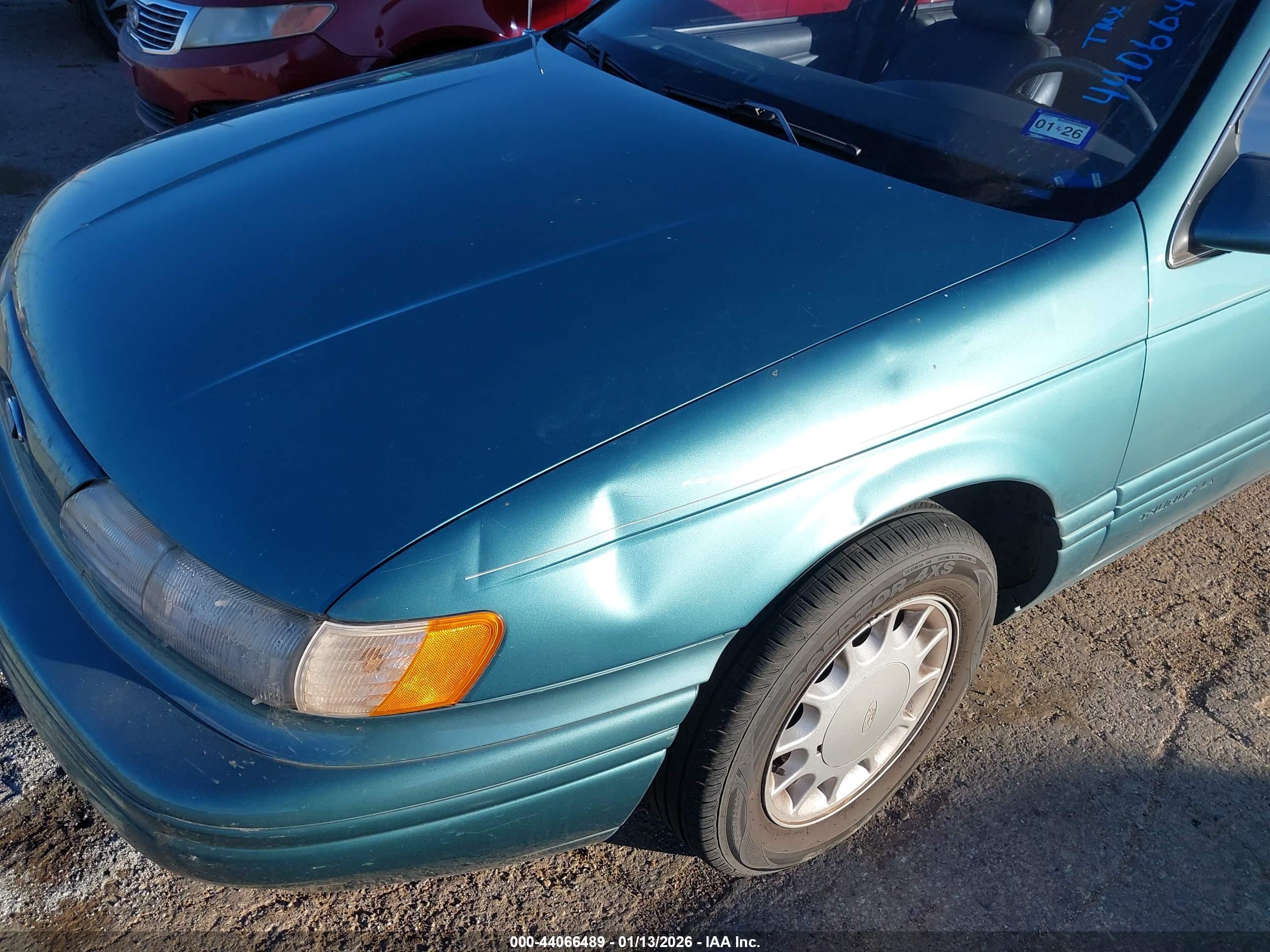 FORD TAURUS image 6