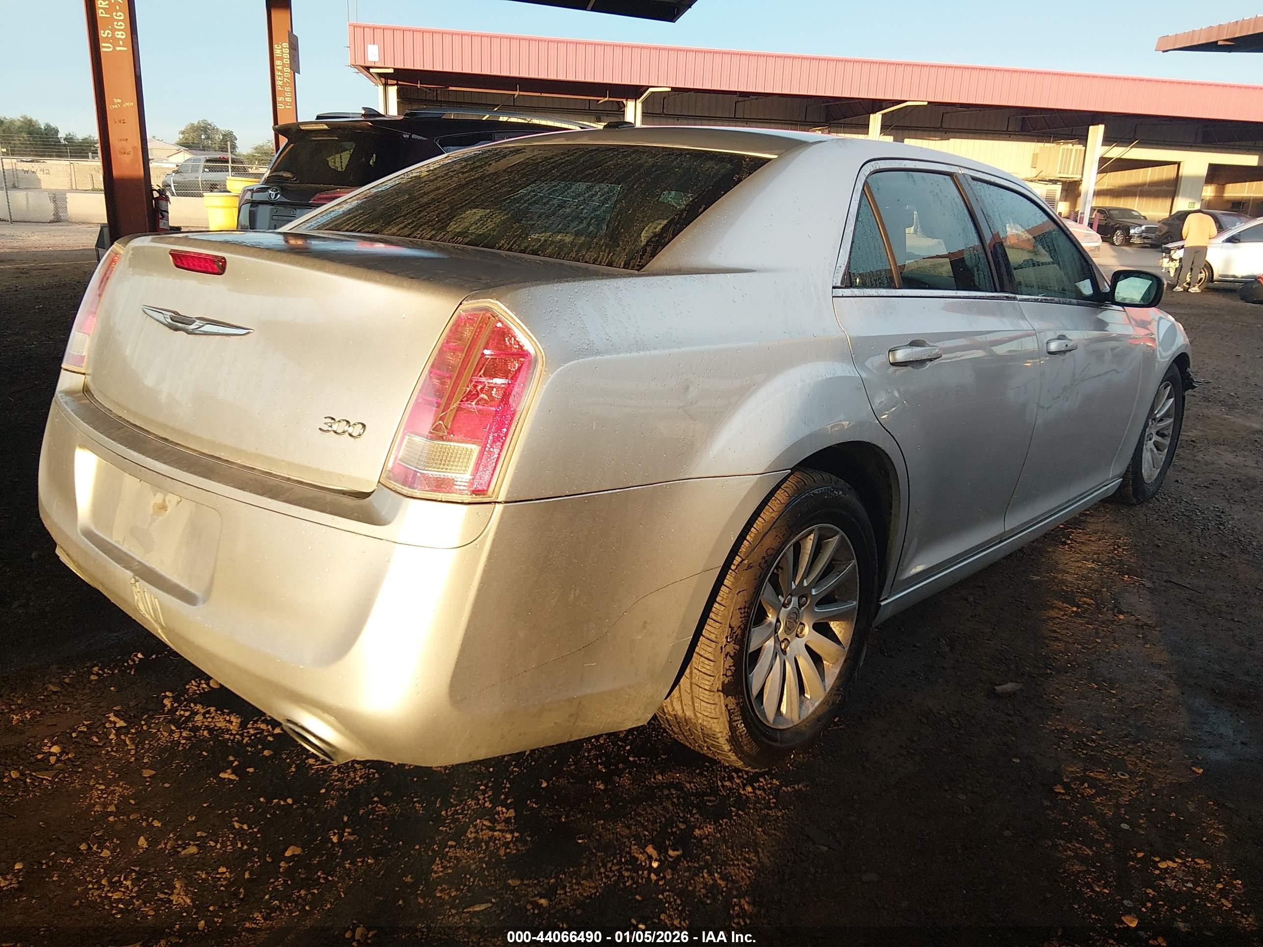 CHRYSLER 300 image 4