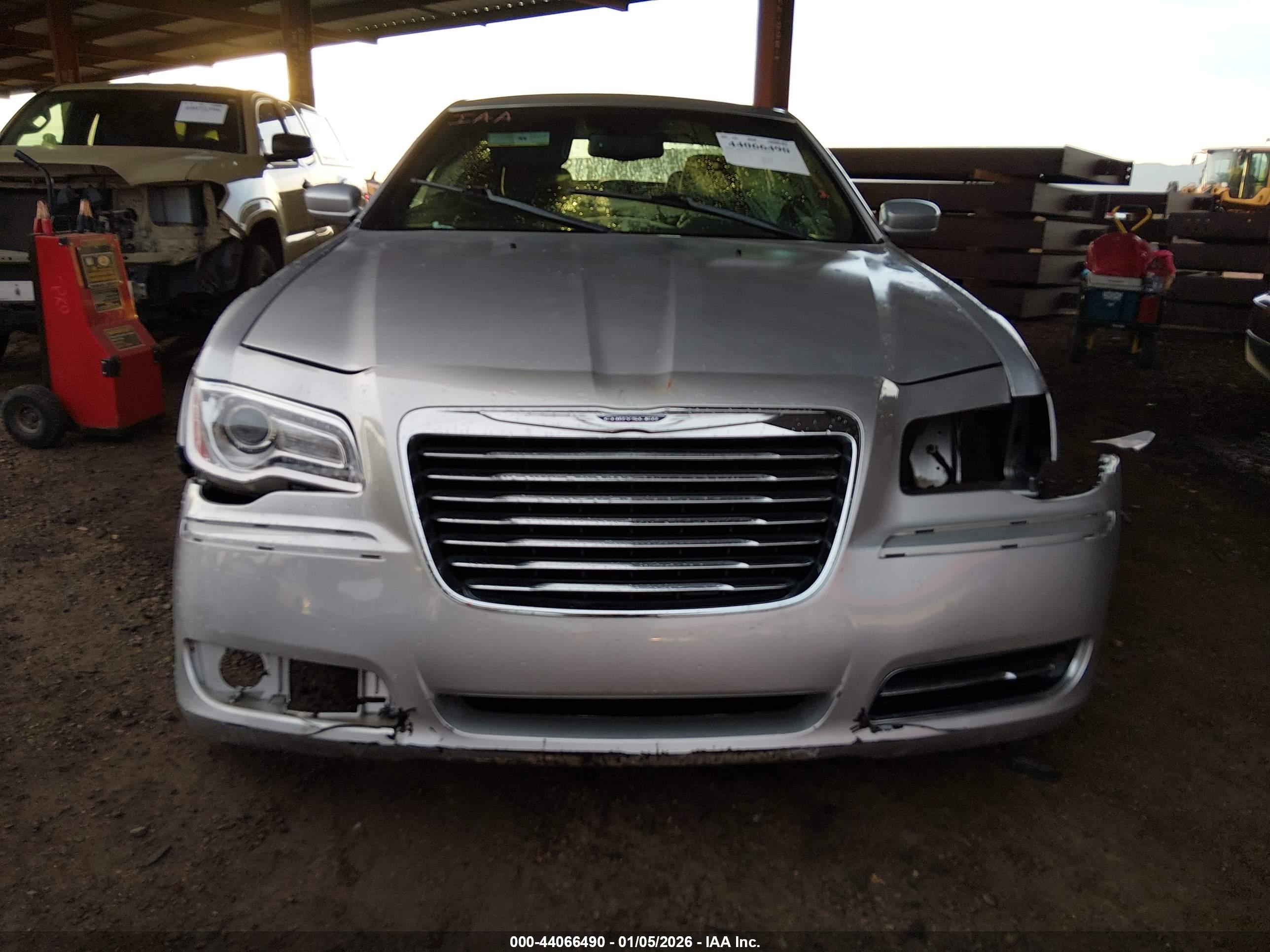 CHRYSLER 300 image 6