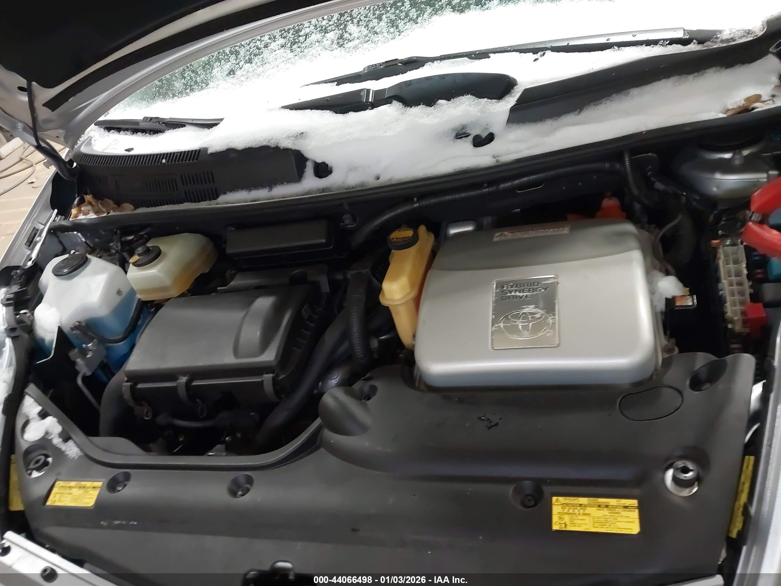 TOYOTA PRIUS image 10