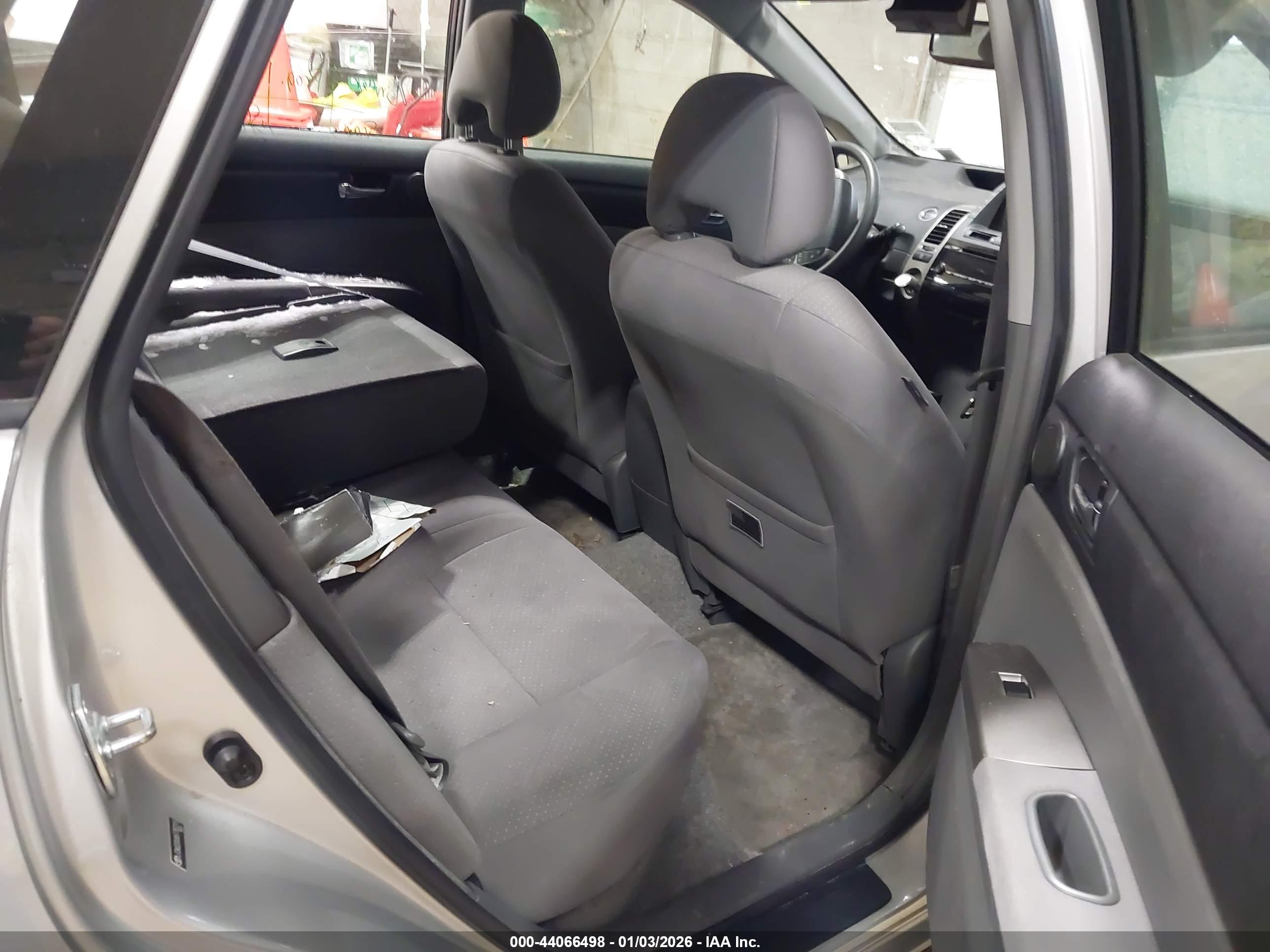 TOYOTA PRIUS image 8