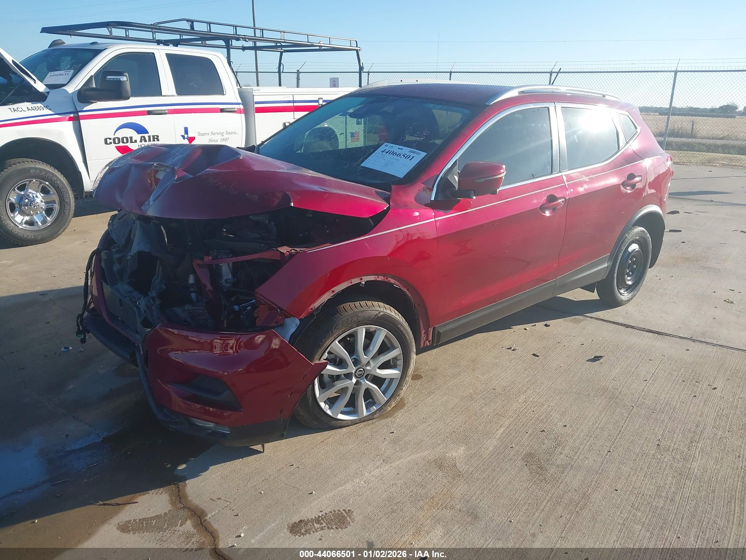NISSAN ROGUE image 2