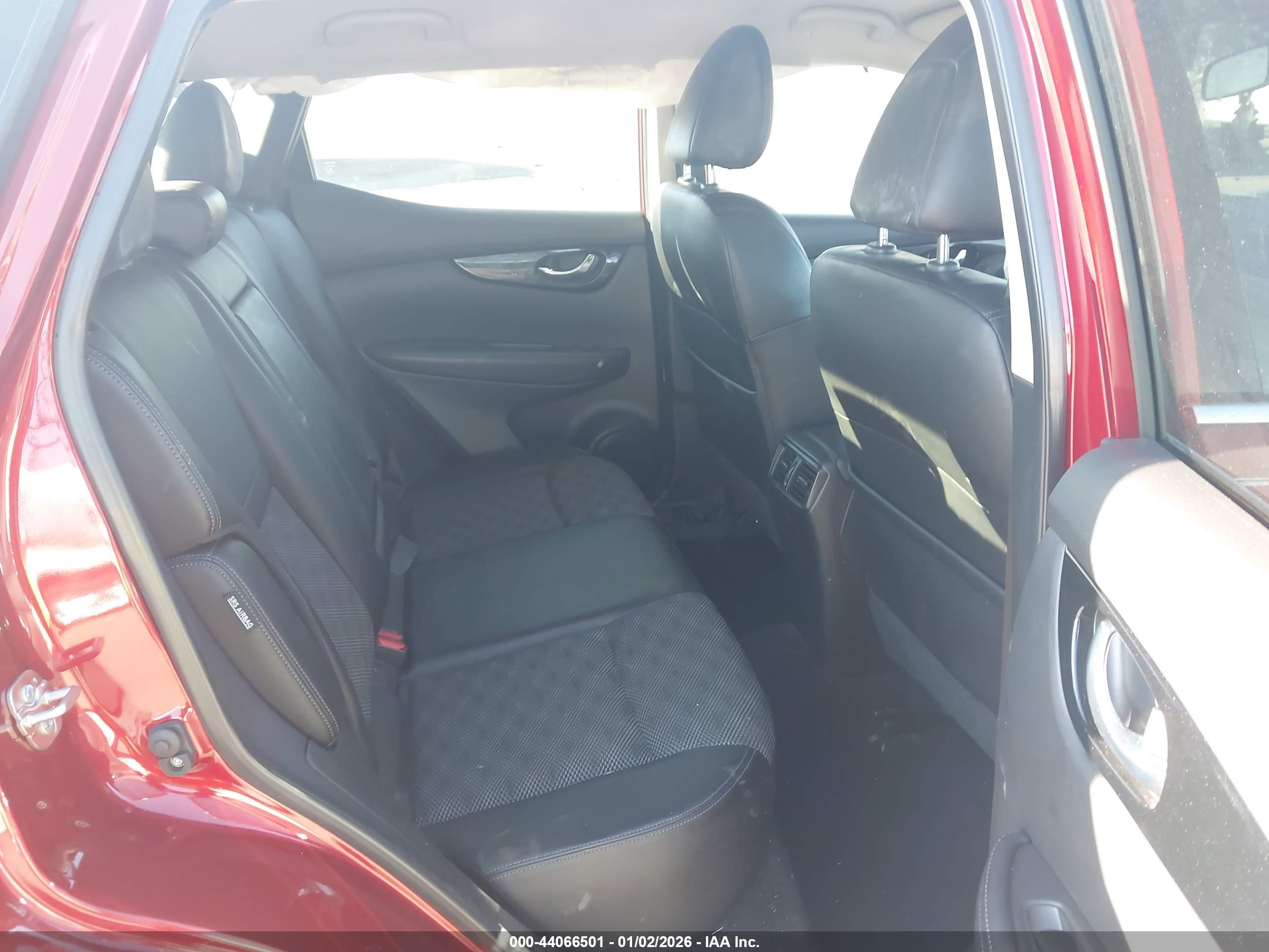 NISSAN ROGUE image 8